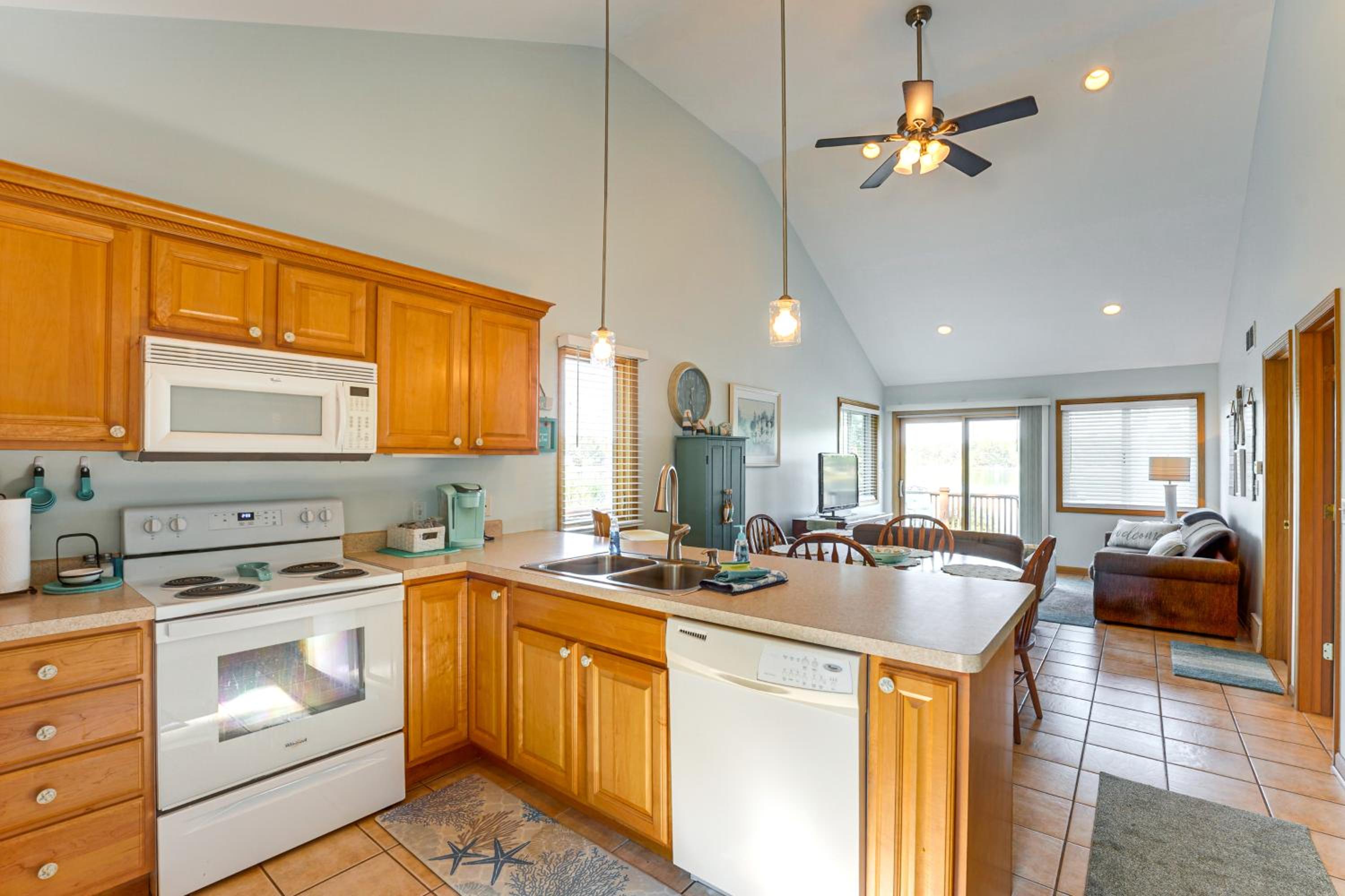 13 Mi to South Haven Lakefront Retreat with Dock!