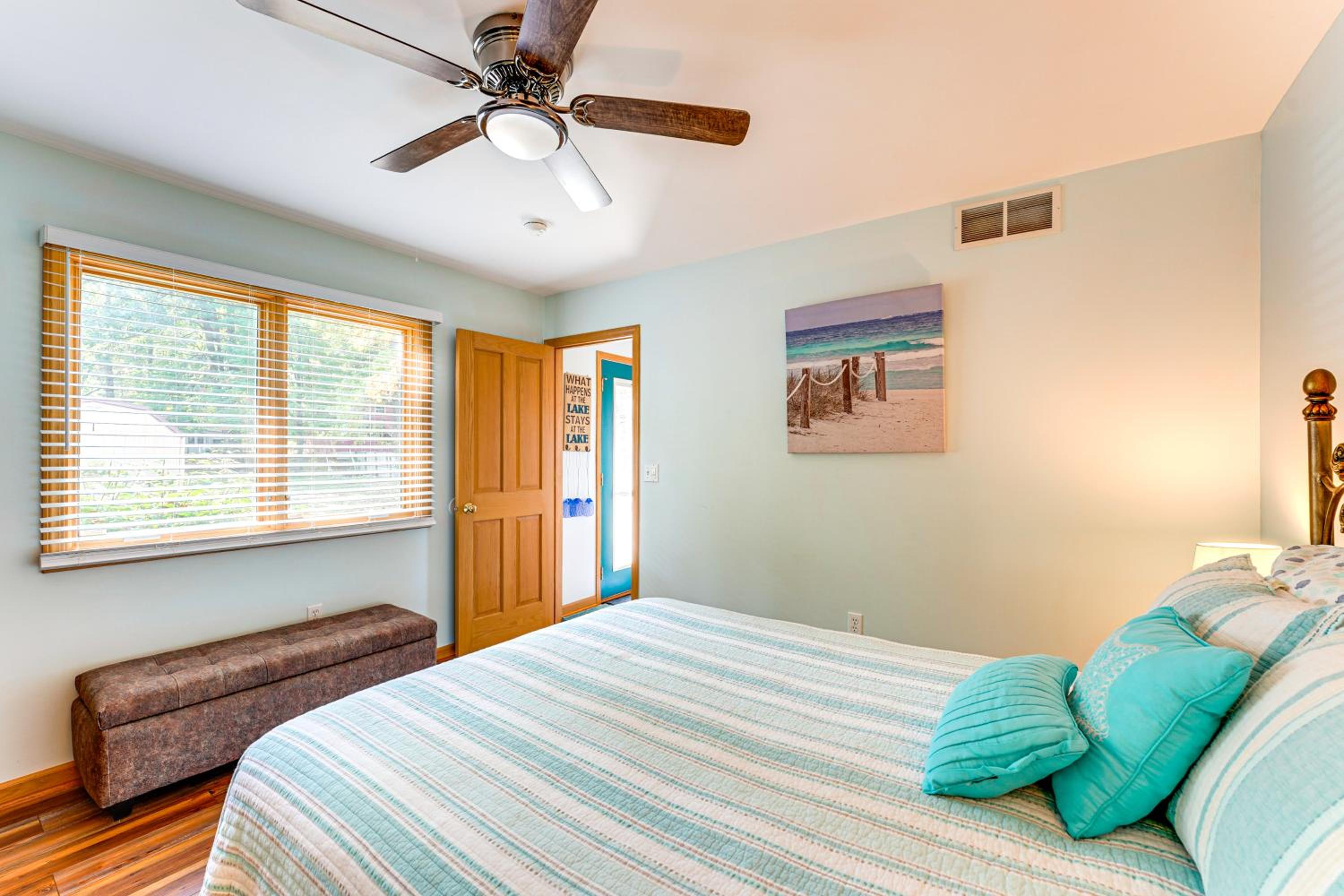 13 Mi to South Haven Lakefront Retreat with Dock!