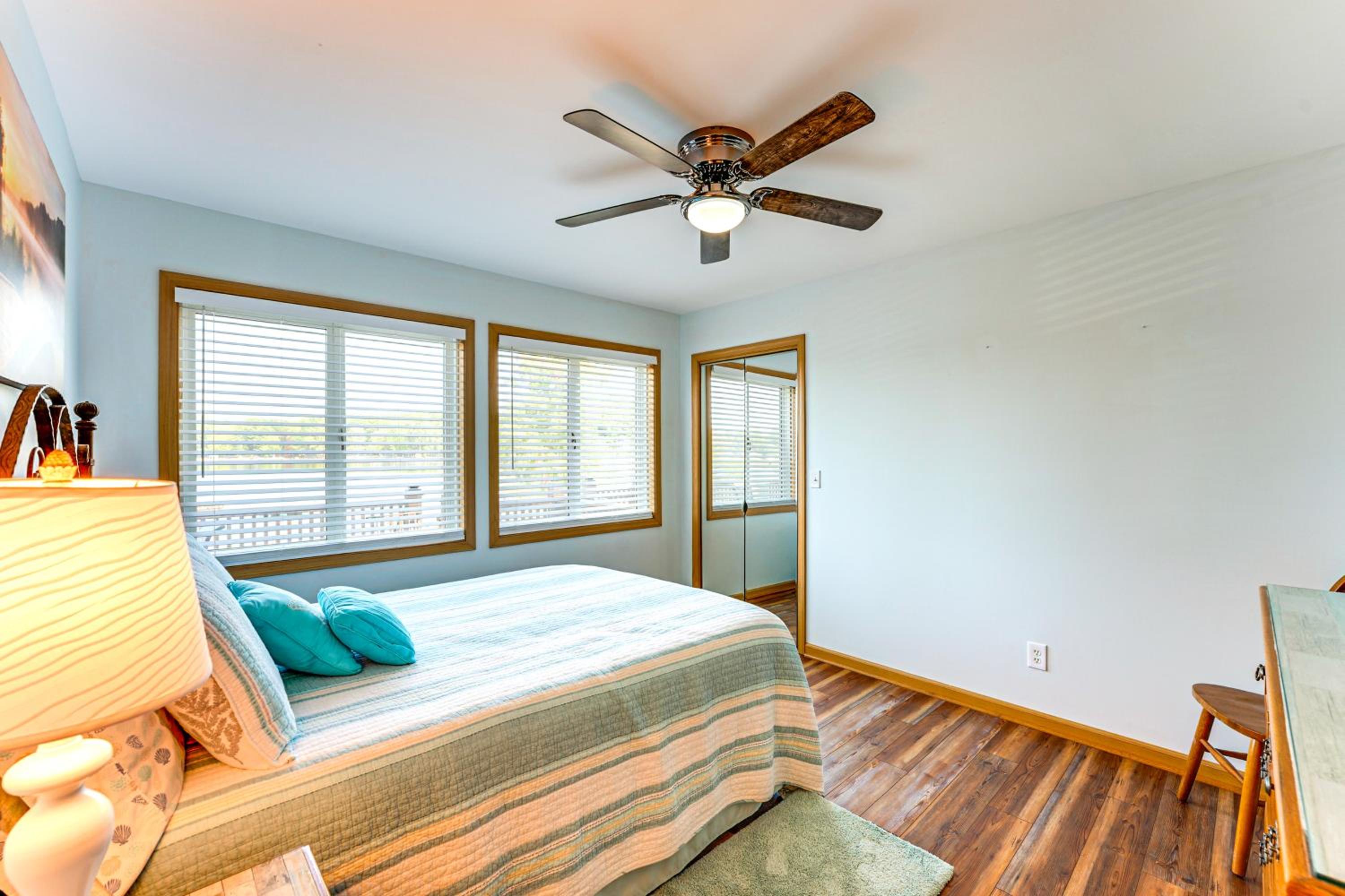 13 Mi to South Haven Lakefront Retreat with Dock!