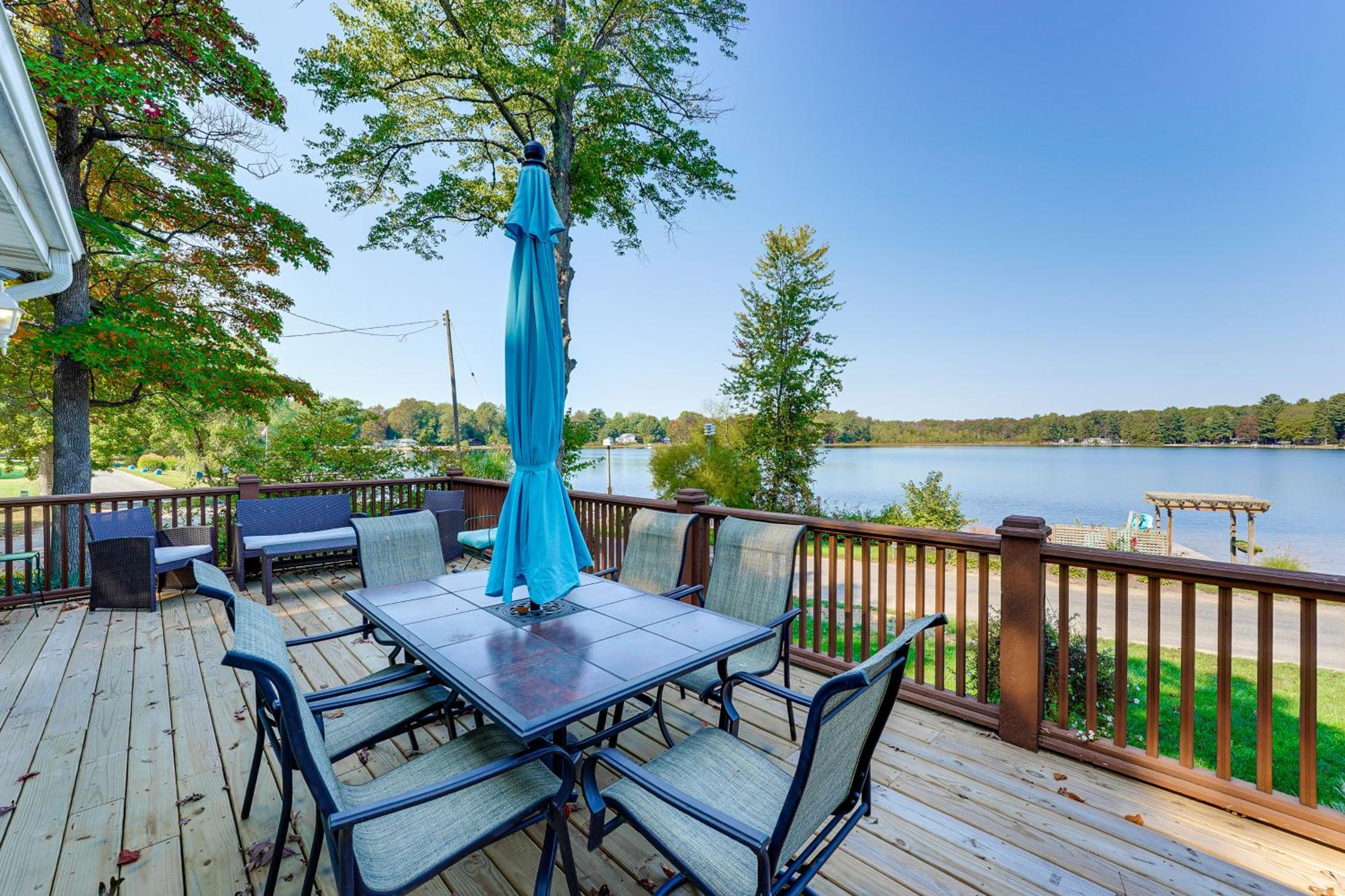 13 Mi to South Haven Lakefront Retreat with Dock!