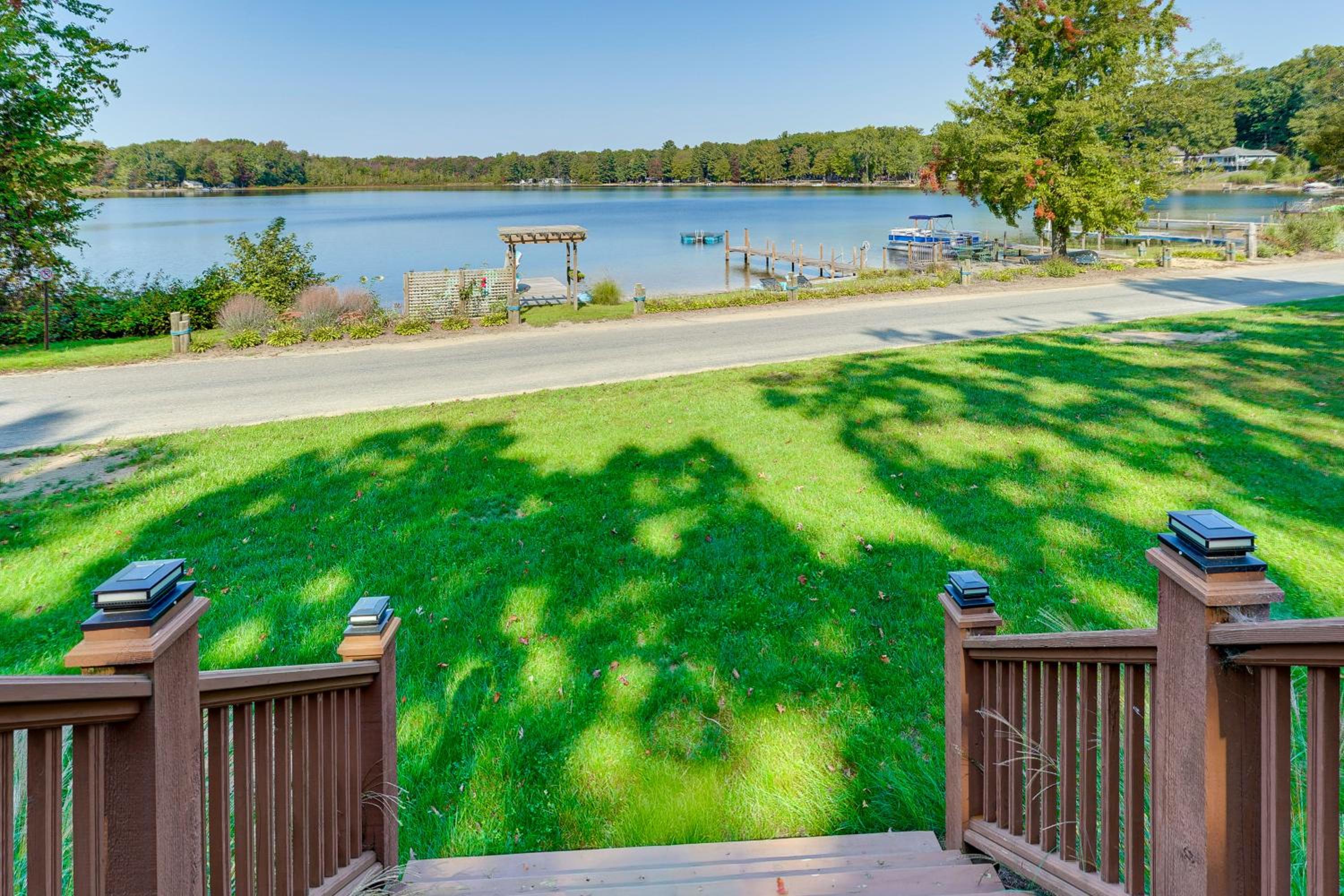 13 Mi to South Haven Lakefront Retreat with Dock!