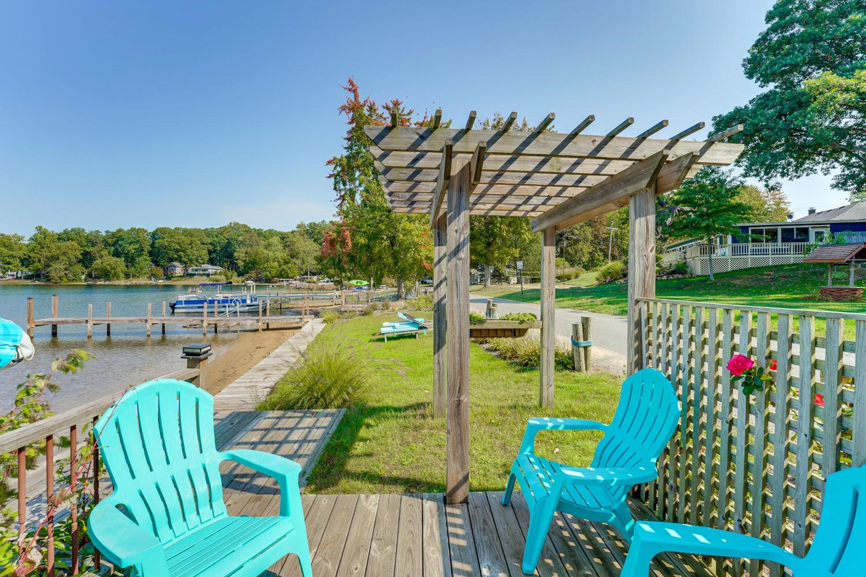 13 Mi to South Haven Lakefront Retreat with Dock!