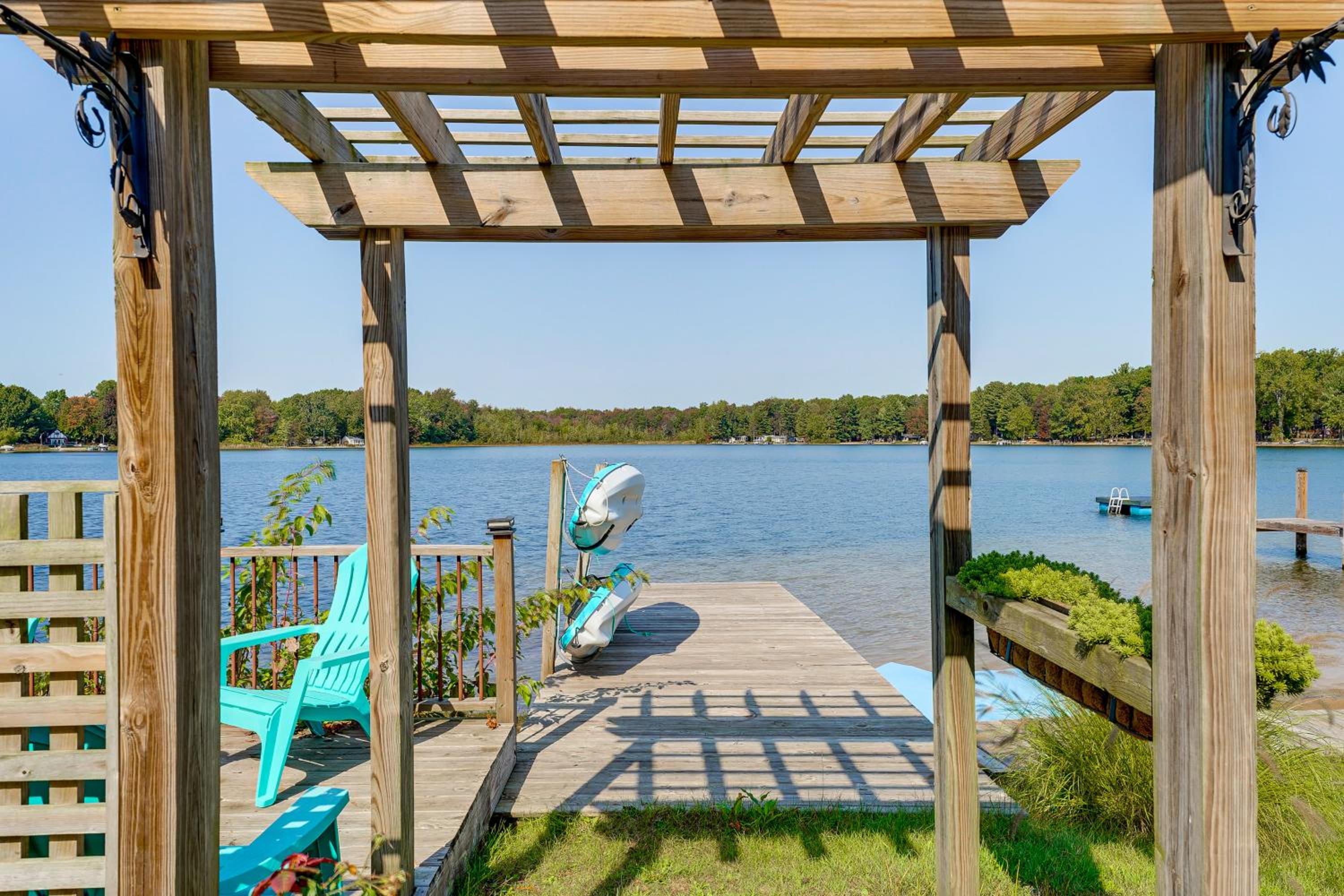 13 Mi to South Haven Lakefront Retreat with Dock!