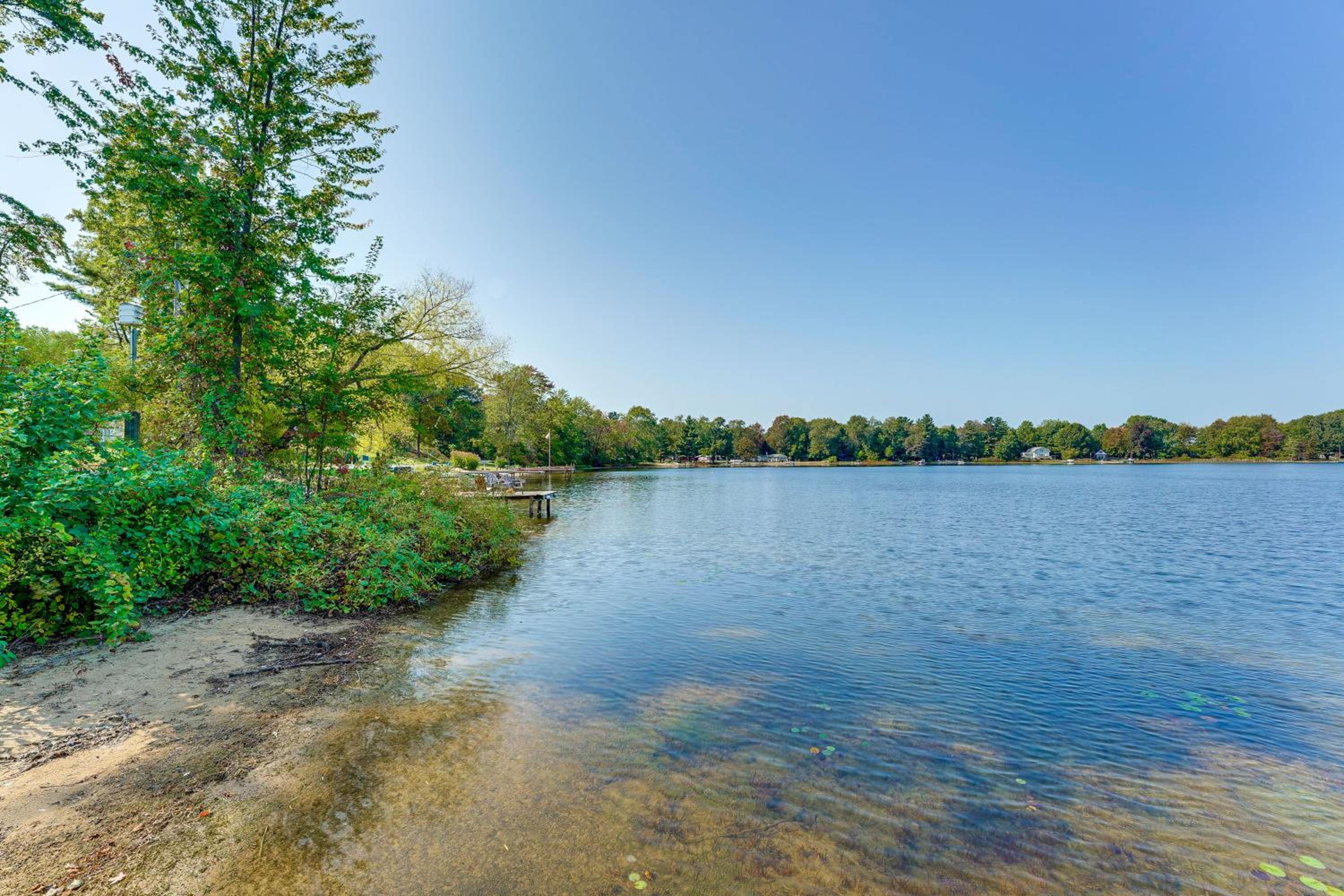 13 Mi to South Haven Lakefront Retreat with Dock!