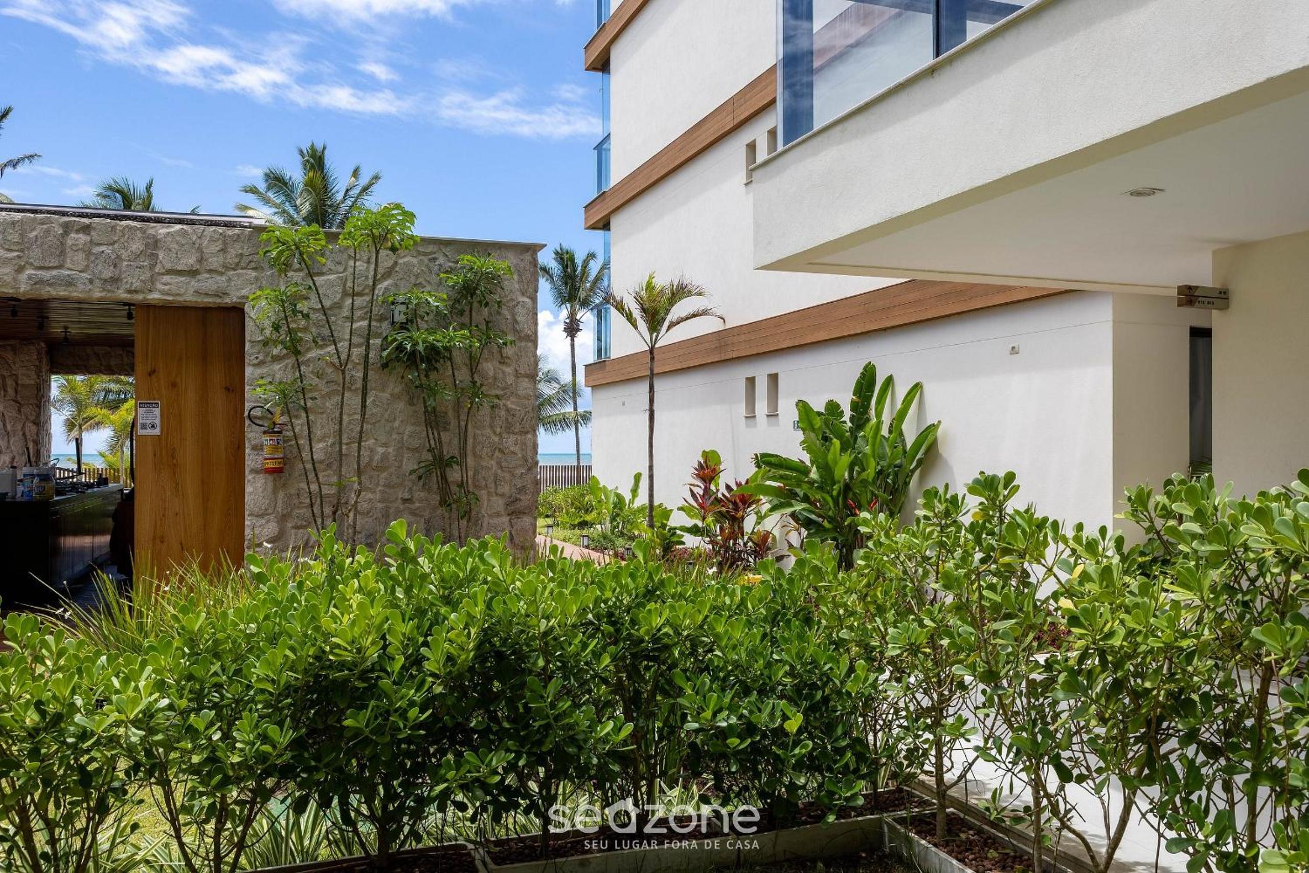 Apartments in a condo with pool on the beachfront in Ilhéus – PET
