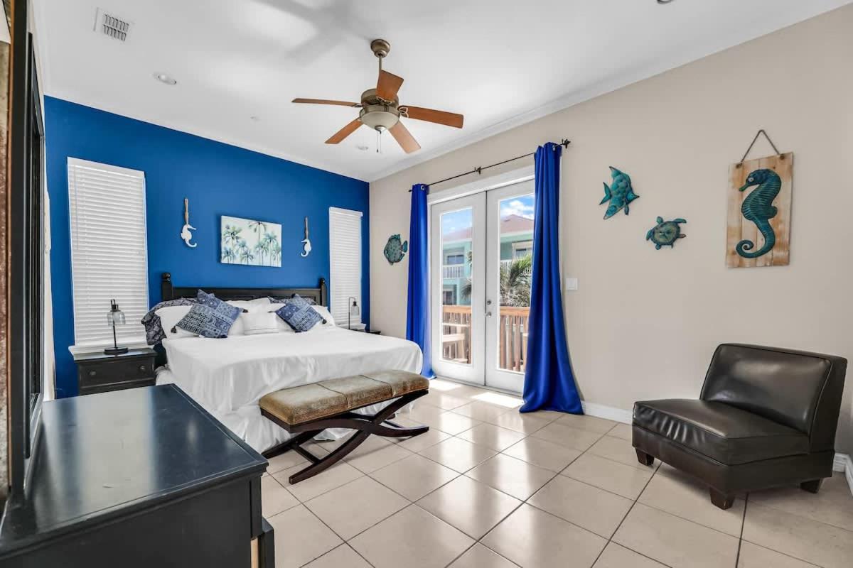Beachfront Condo with Private Balcony & Pool