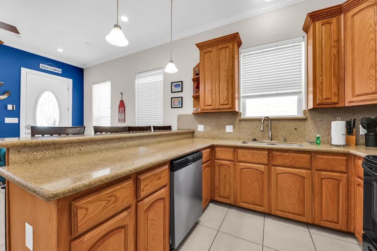 Beachfront Condo with Private Balcony & Pool