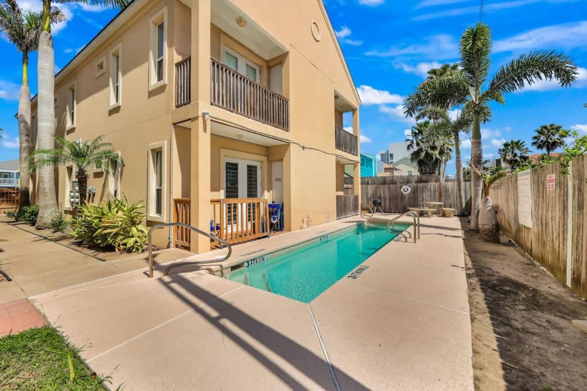Beachfront Condo with Private Balcony & Pool