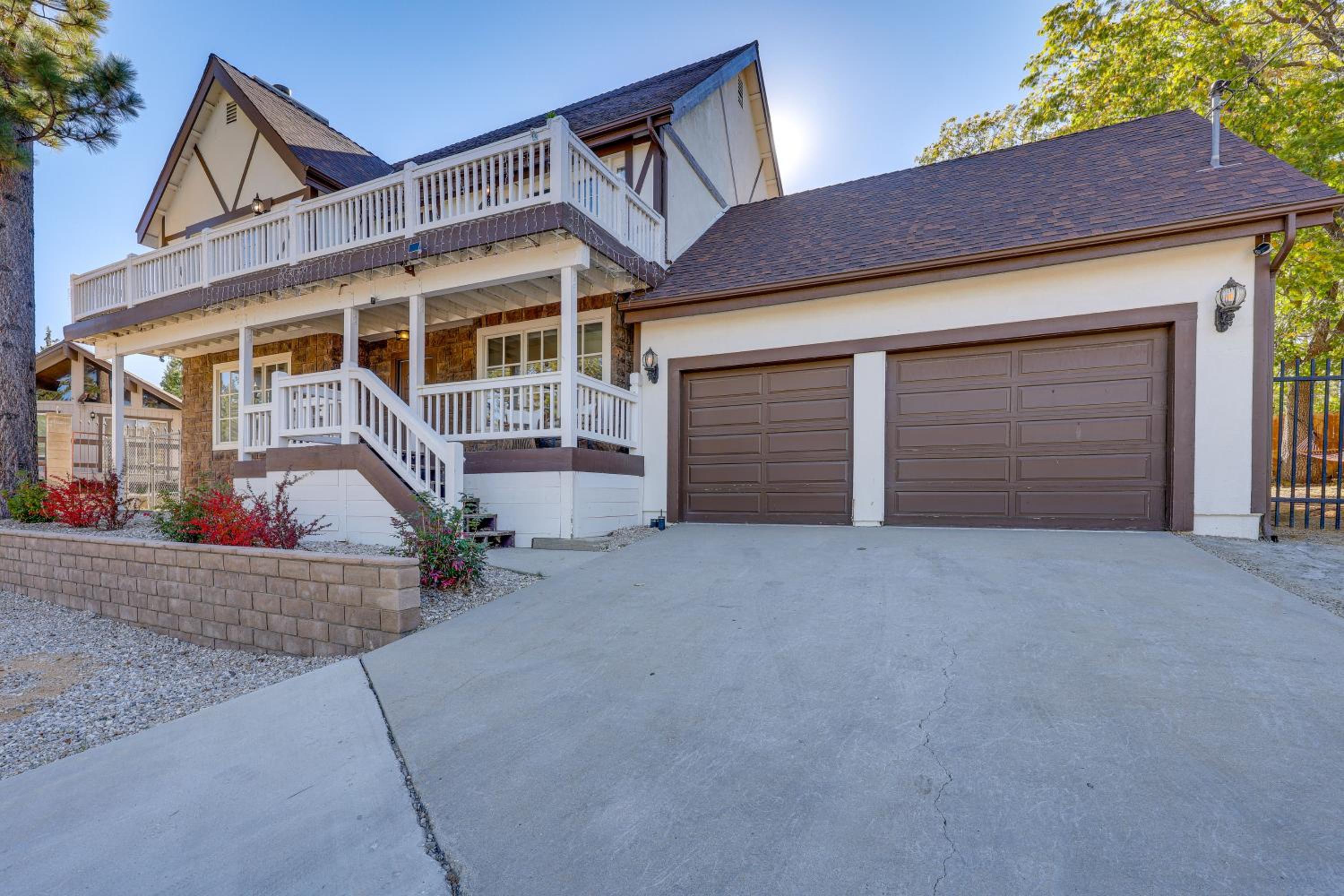 Beautiful Lake-View House: Walk to Lake + Village!