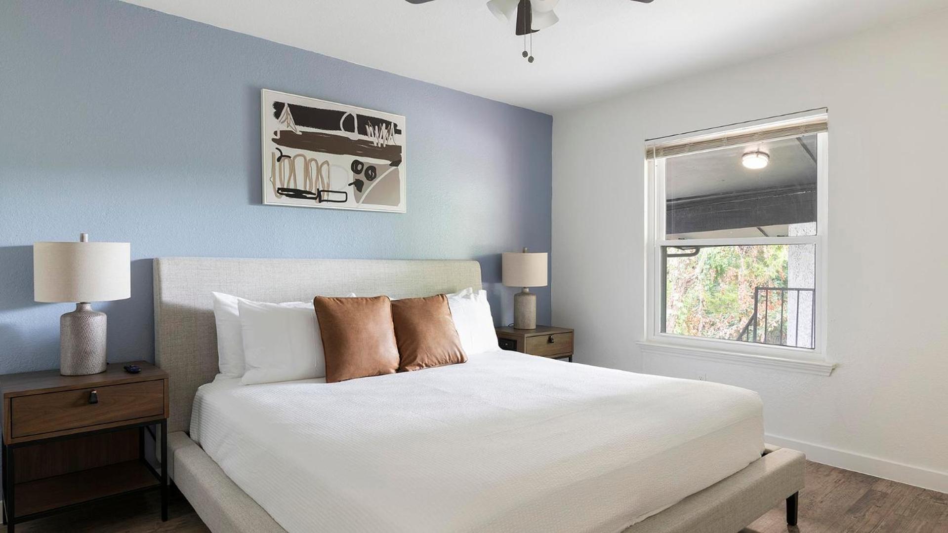 Landing Amazing 1BD Tennis Court Pool