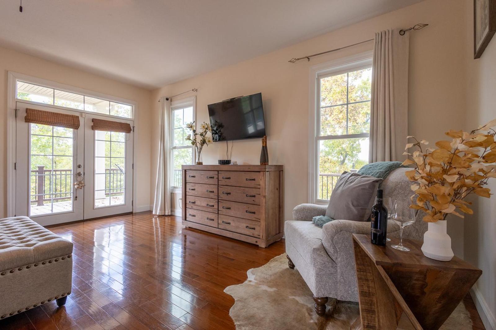 The Retreat at Paradise Hills 6BR Lake Front Dock Game Room