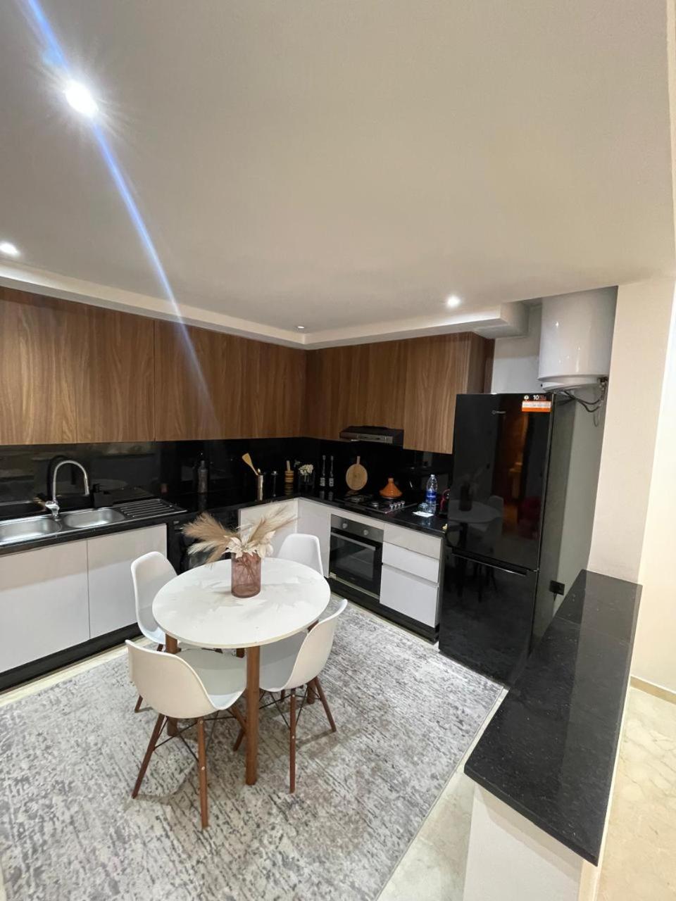 Appartement Moderne Centre Gueliz Sunny Pool PS4 & Wi-Fi