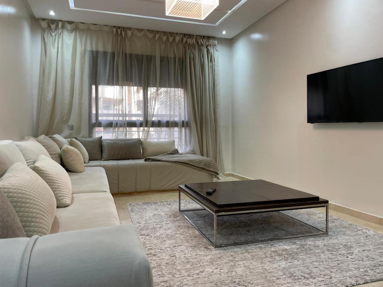 Appartement Moderne Centre Gueliz Sunny Pool PS4 & Wi-Fi