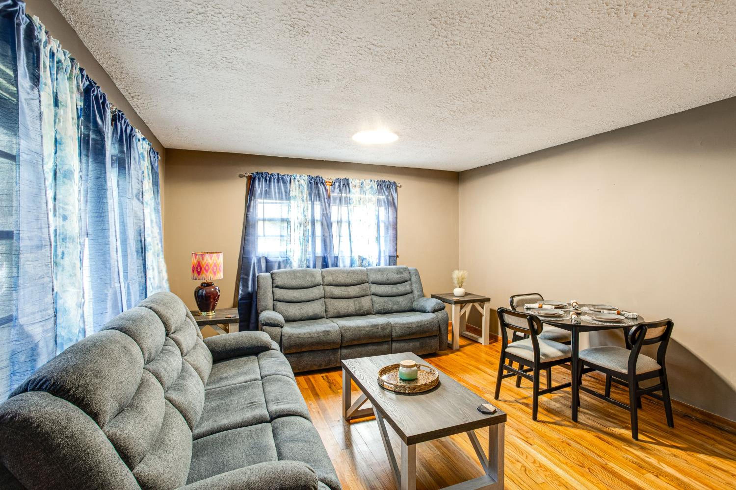 Walk to SC State University and Claflin Cozy Home