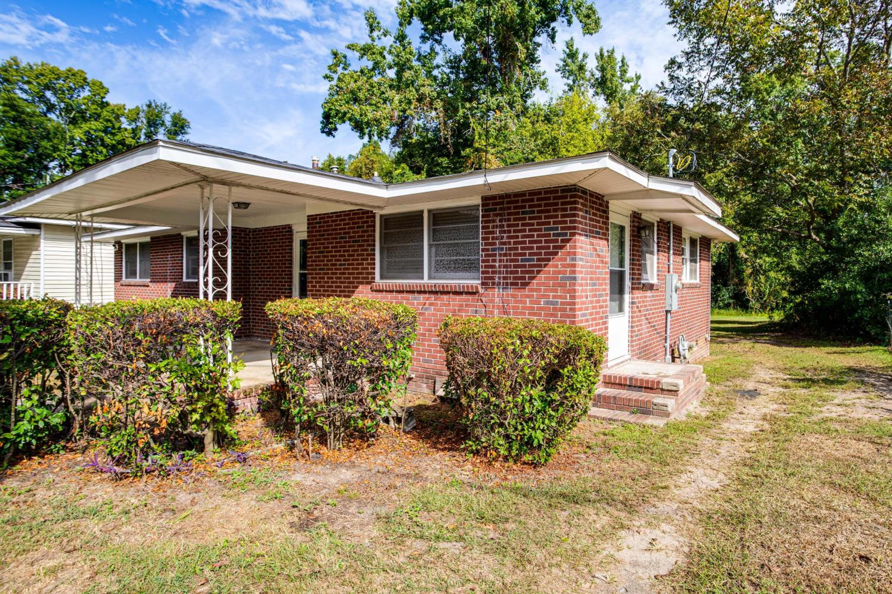 Walk to SC State University and Claflin Cozy Home