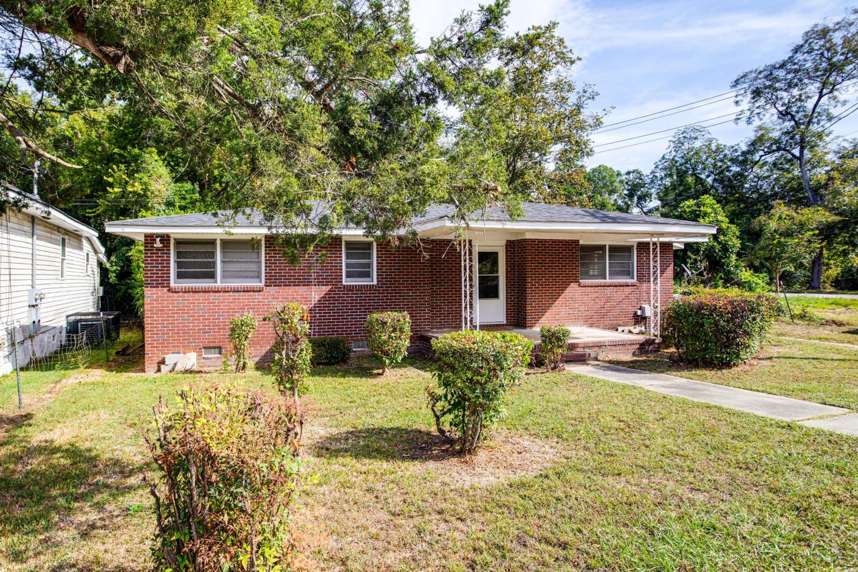 Walk to SC State University and Claflin Cozy Home