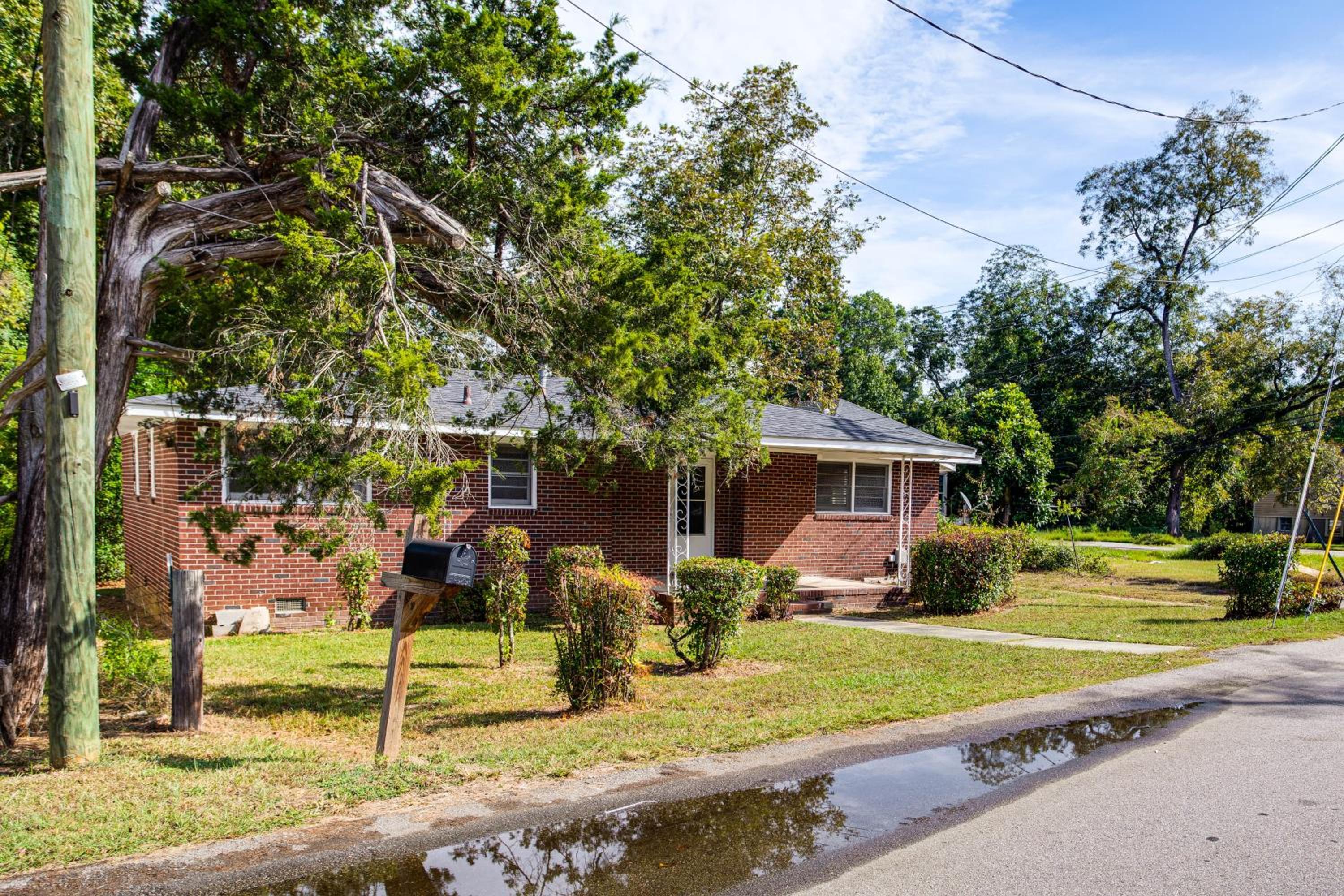 Walk to SC State University and Claflin Cozy Home