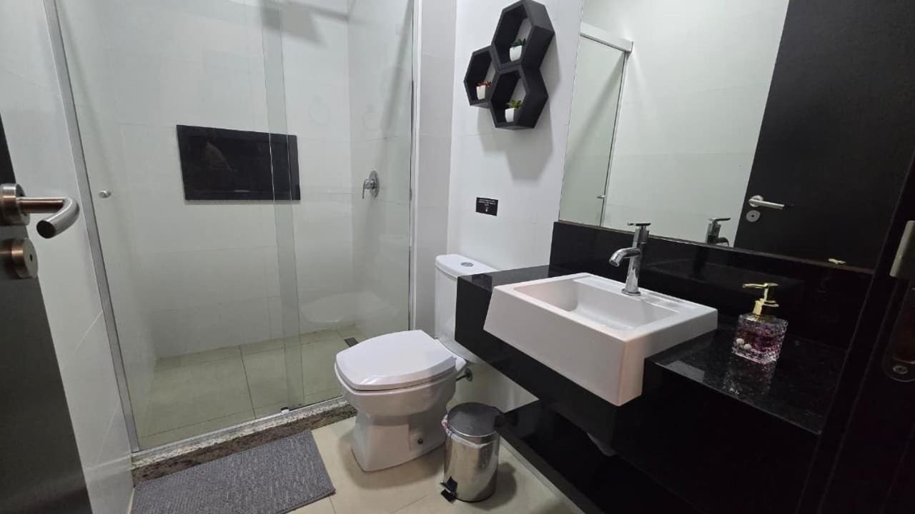 Stay in a building with pool 850m from the beach in Florianópolis - STIs