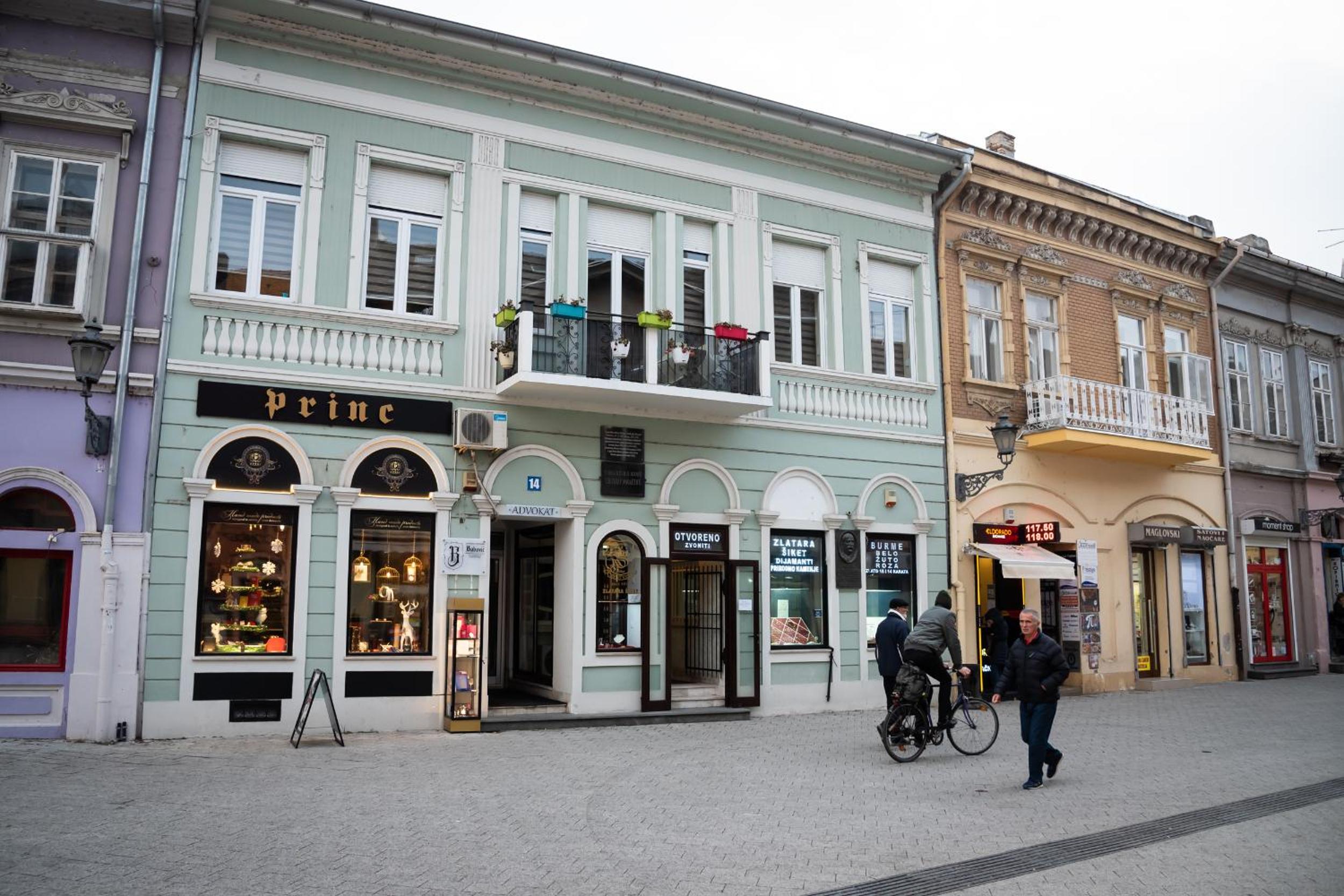 Jasha Apartments