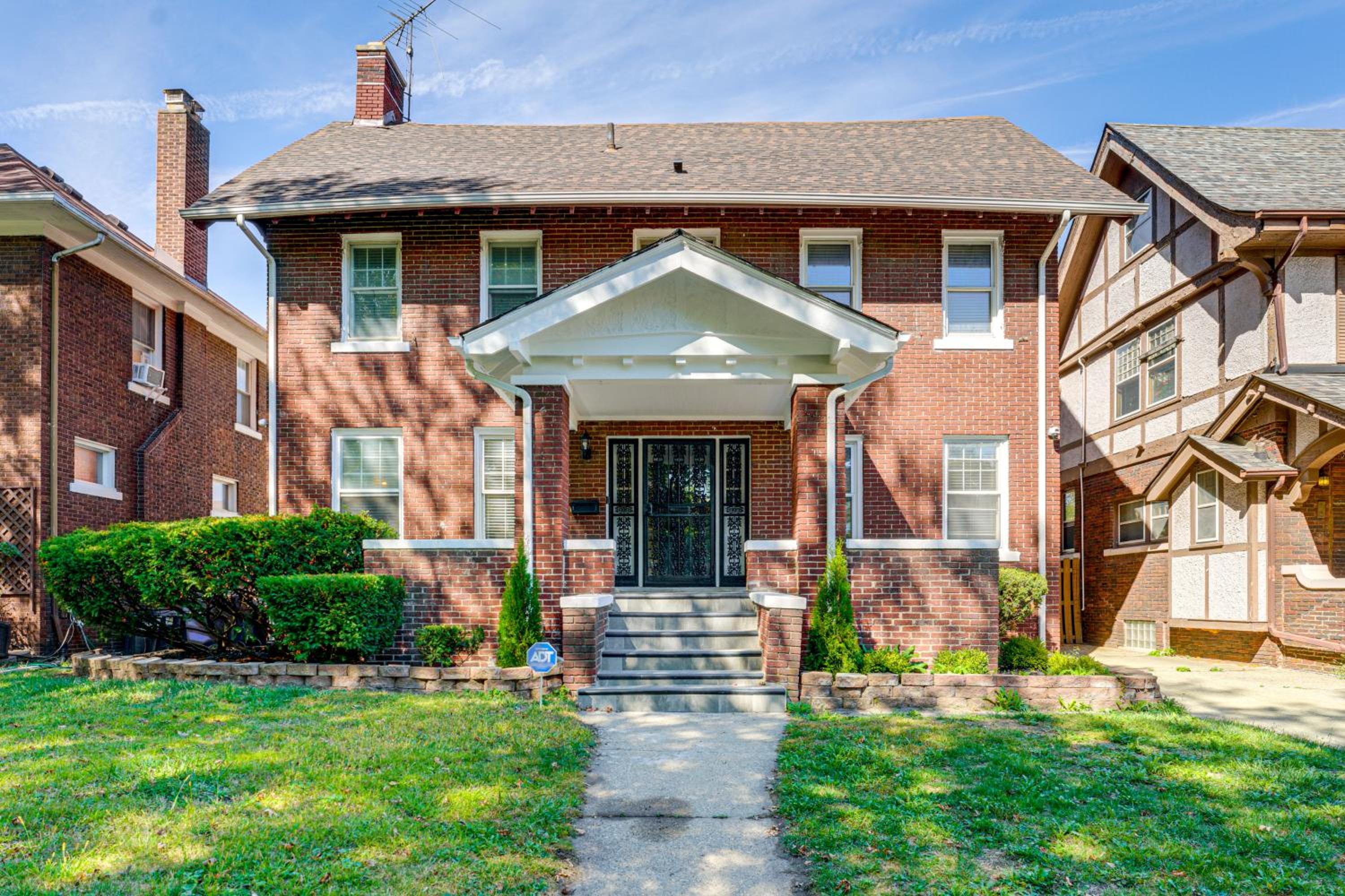 5 Mi to Dtwn Detroit Pet-Friendly Edison Home