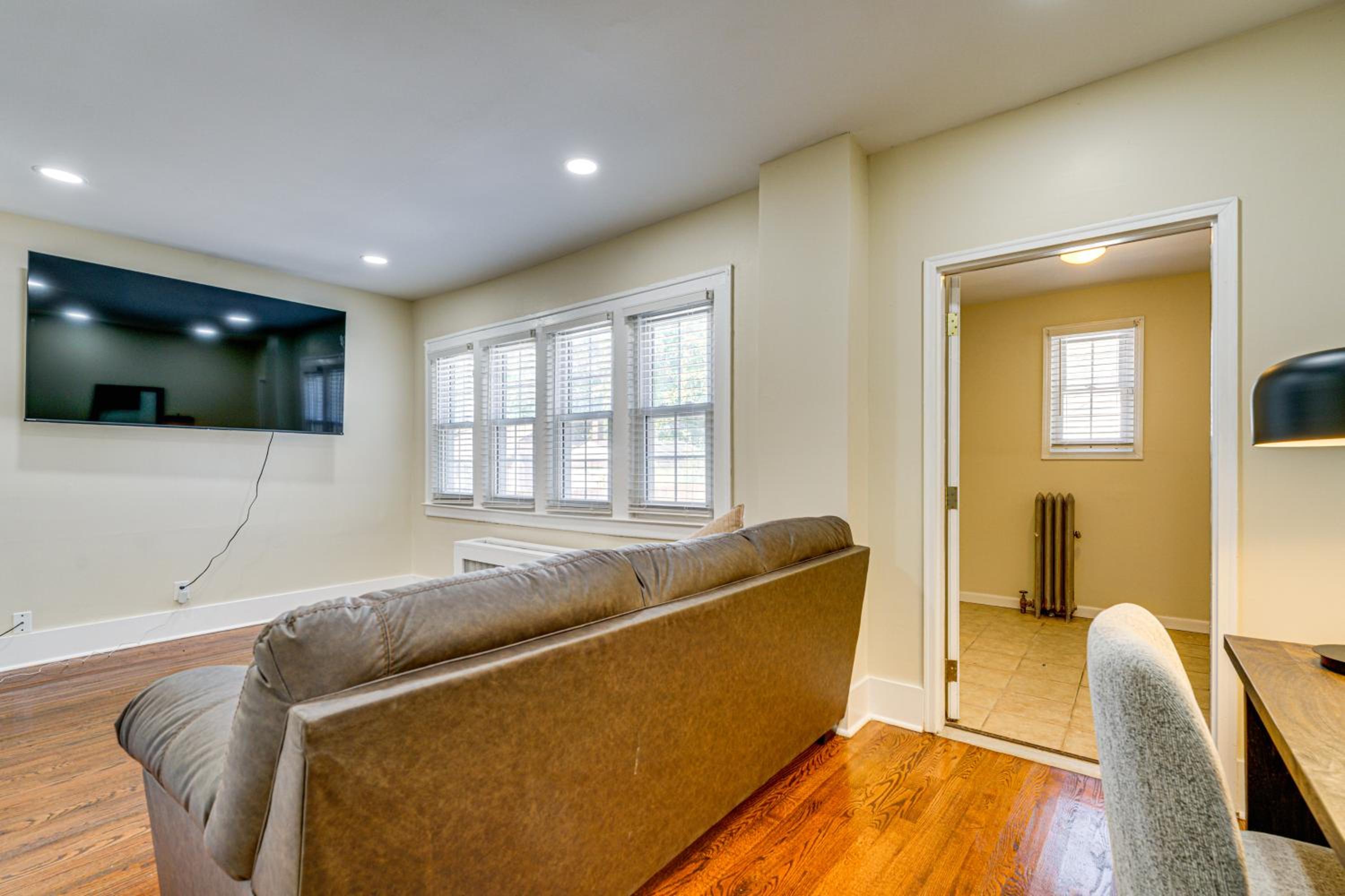 5 Mi to Dtwn Detroit Pet-Friendly Edison Home
