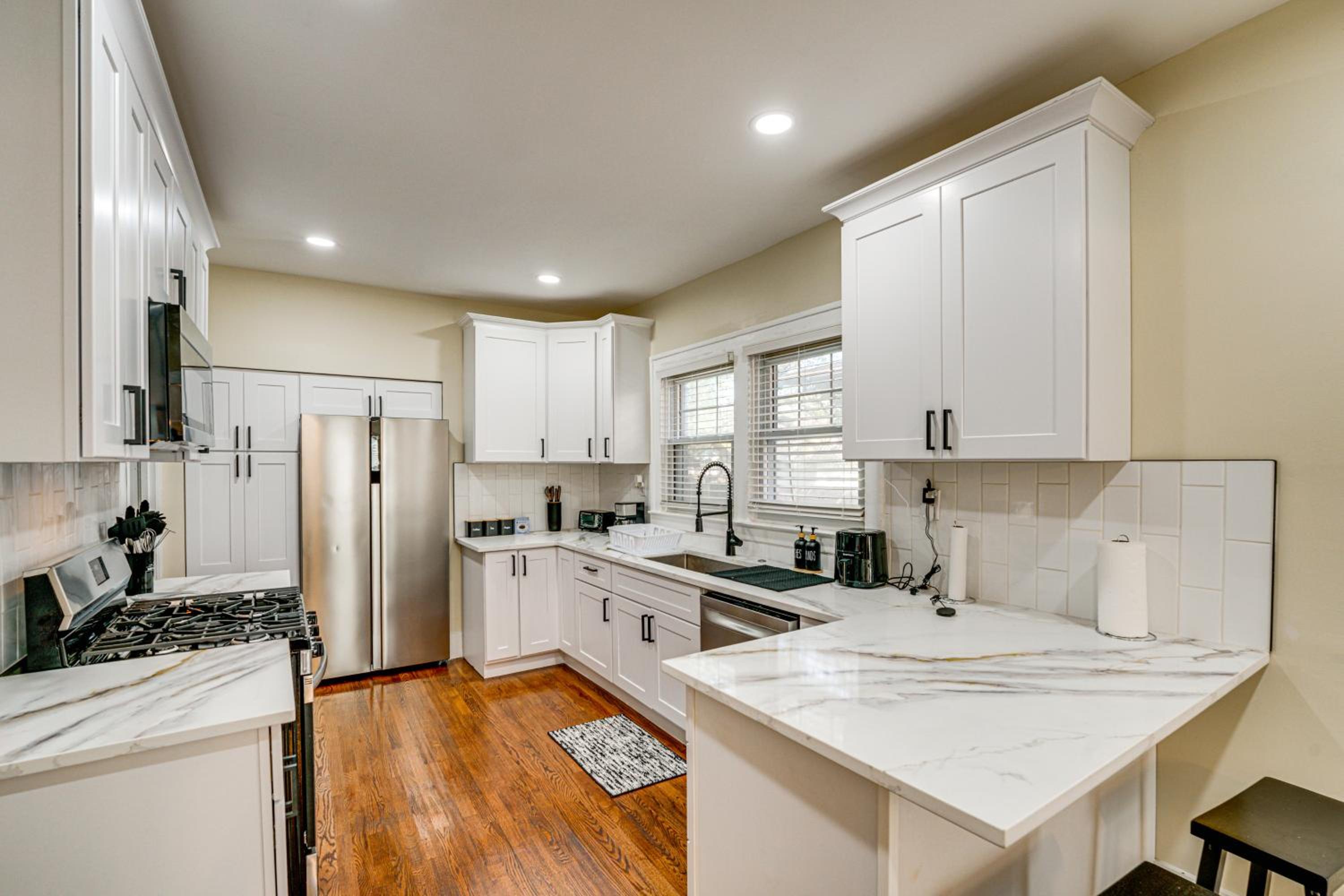 5 Mi to Dtwn Detroit Pet-Friendly Edison Home