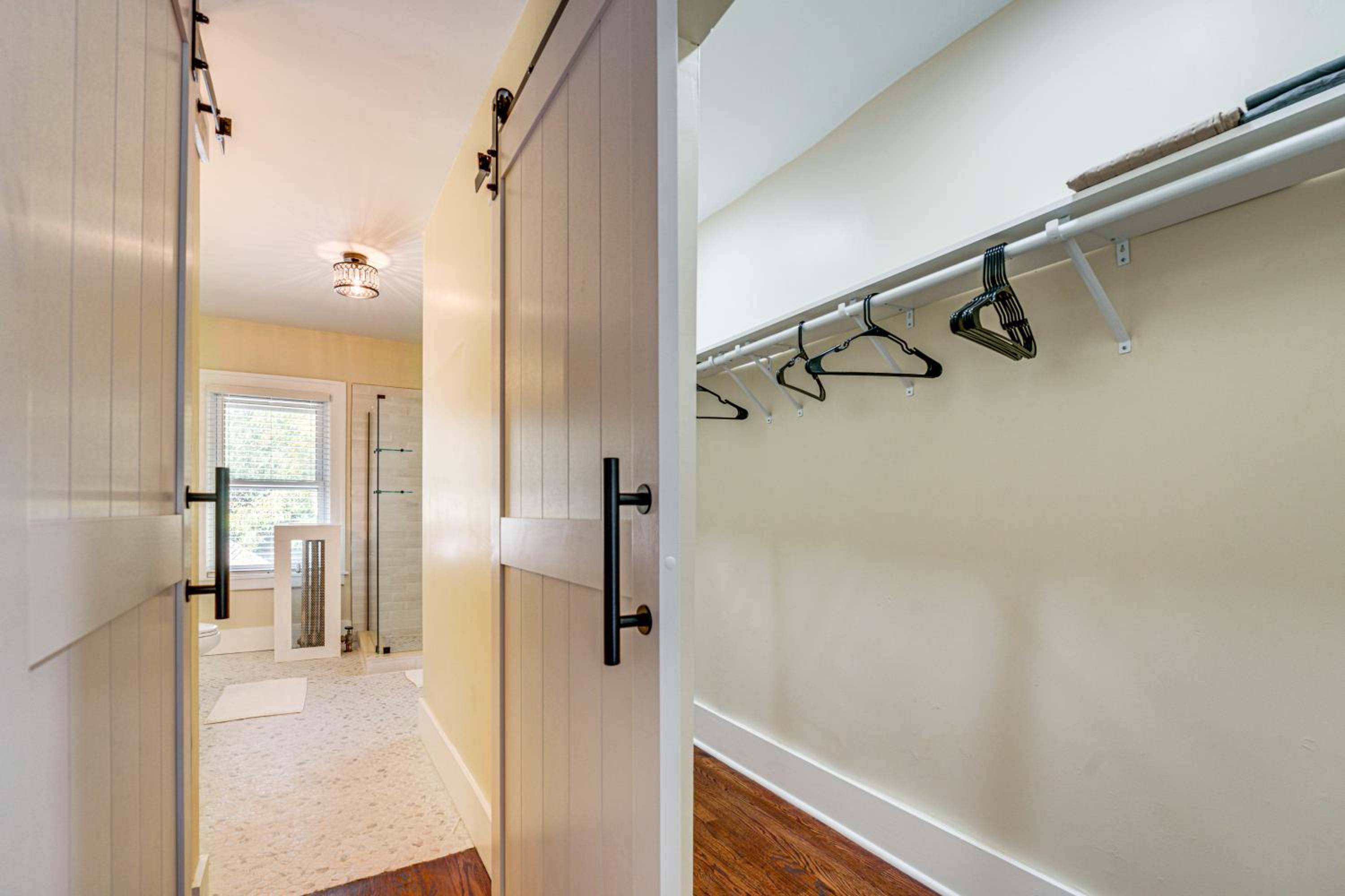 5 Mi to Dtwn Detroit Pet-Friendly Edison Home