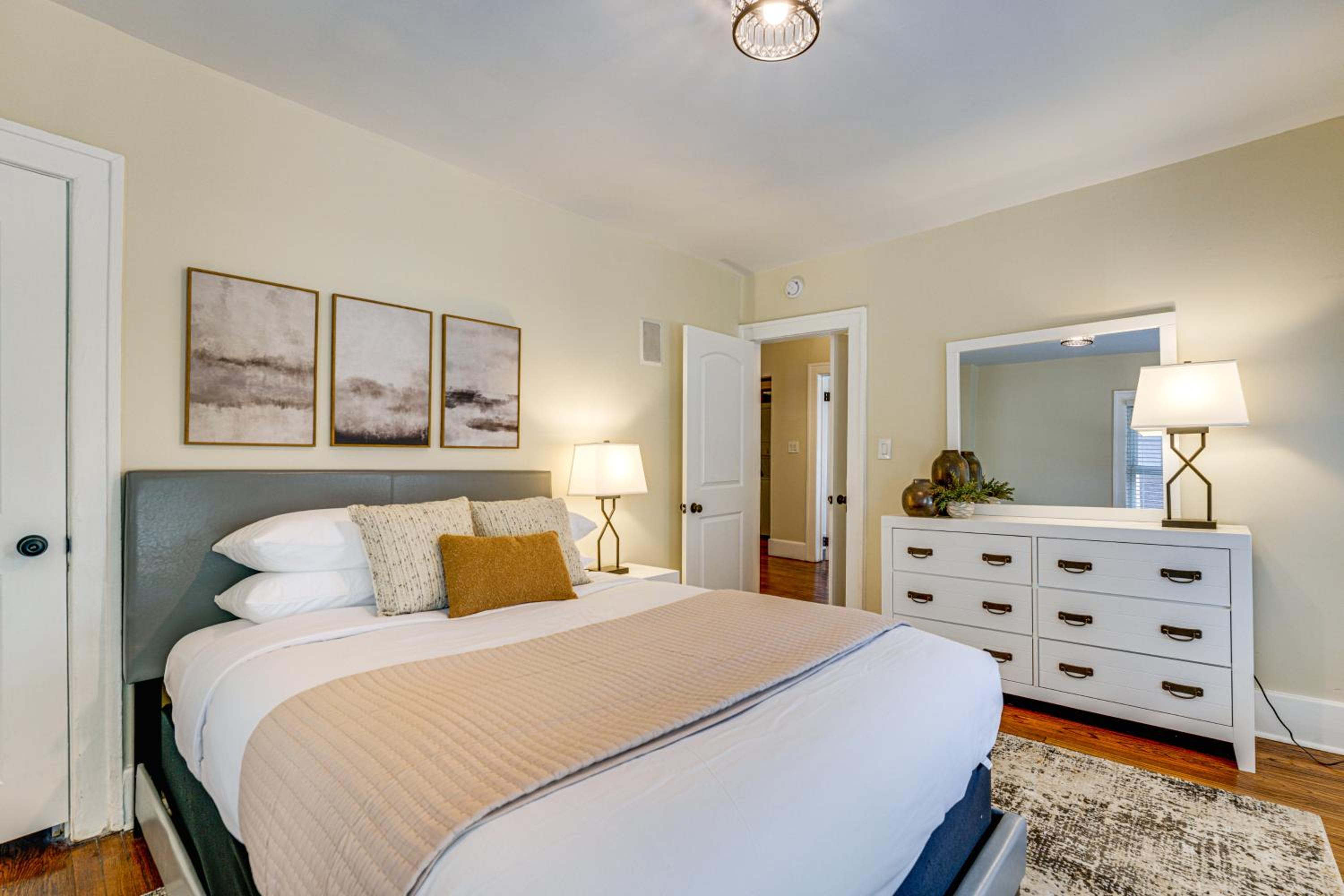 5 Mi to Dtwn Detroit Pet-Friendly Edison Home