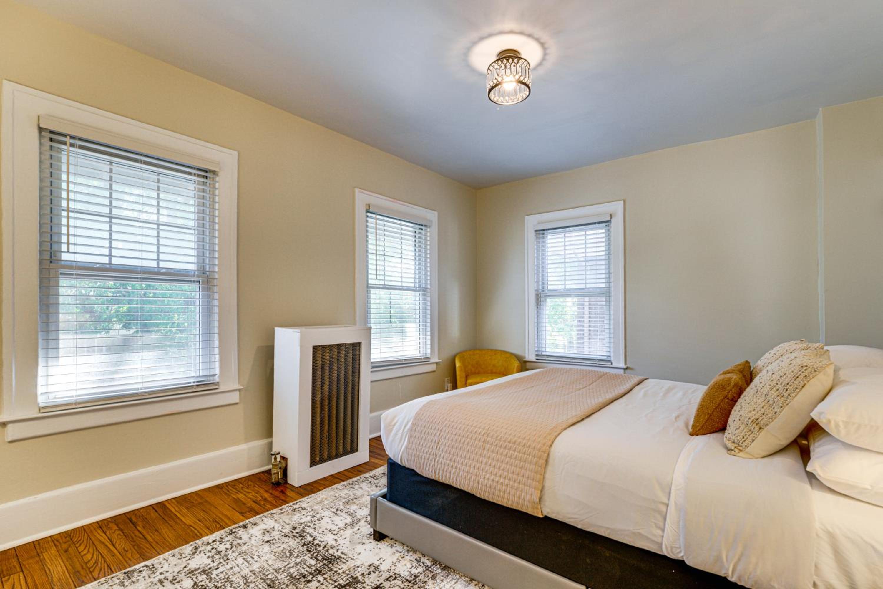 5 Mi to Dtwn Detroit Pet-Friendly Edison Home