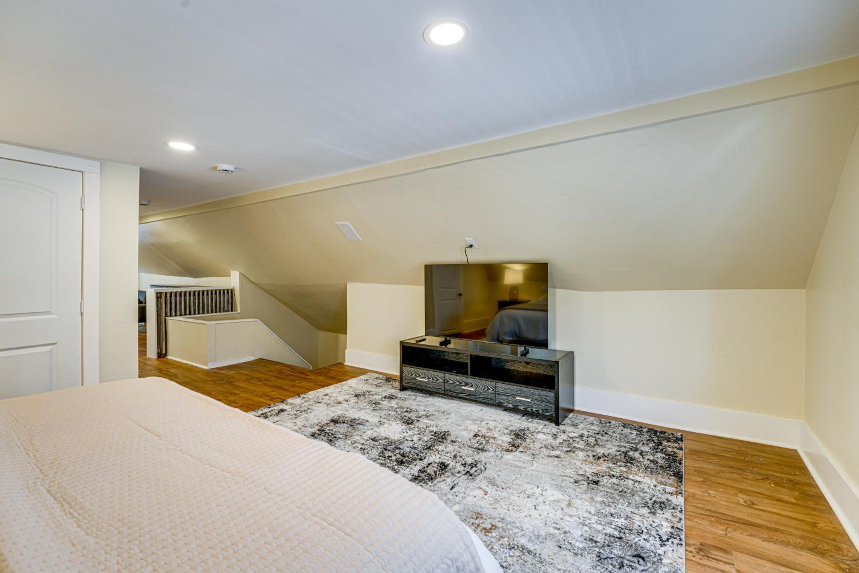5 Mi to Dtwn Detroit Pet-Friendly Edison Home