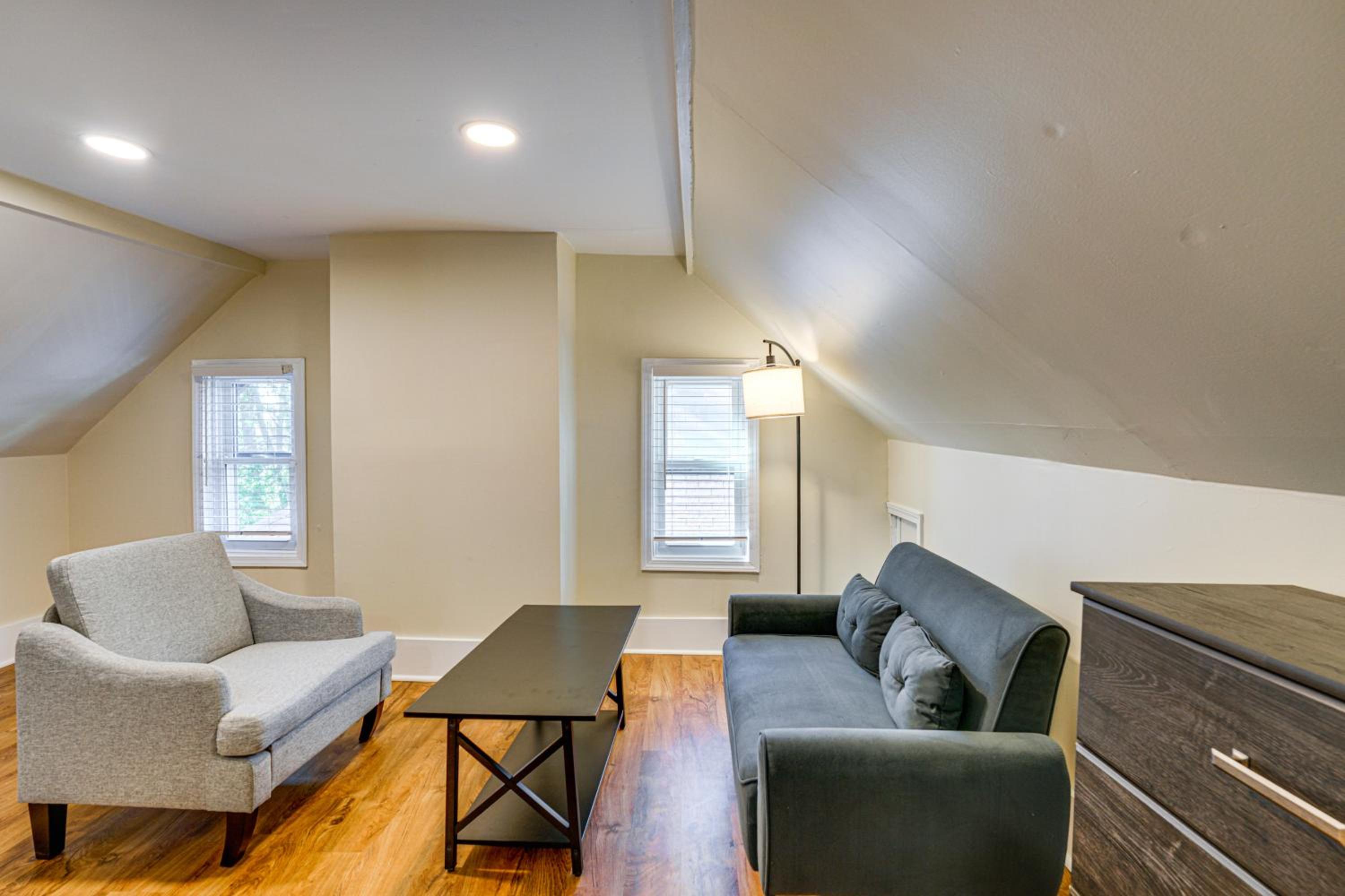 5 Mi to Dtwn Detroit Pet-Friendly Edison Home