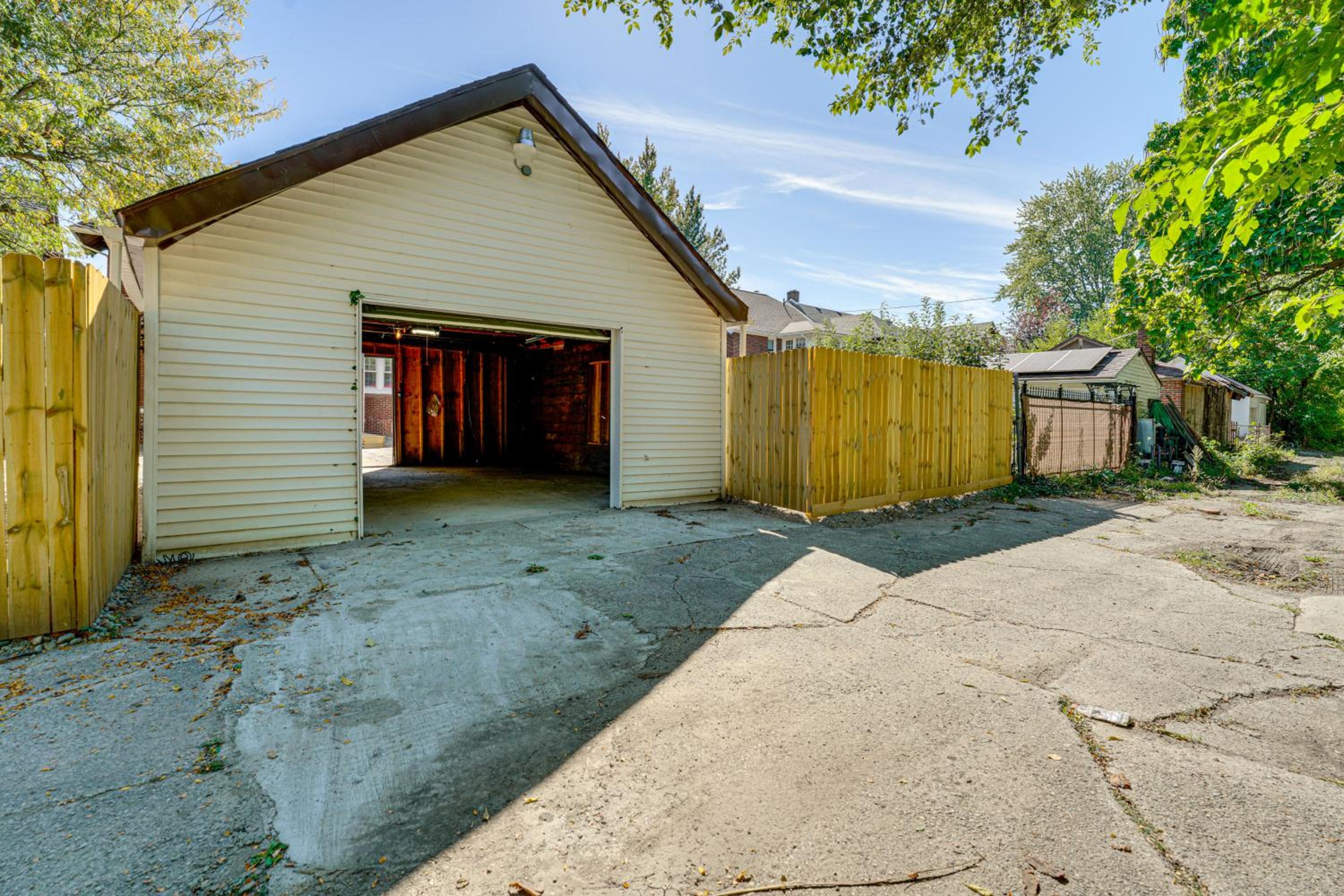 5 Mi to Dtwn Detroit Pet-Friendly Edison Home
