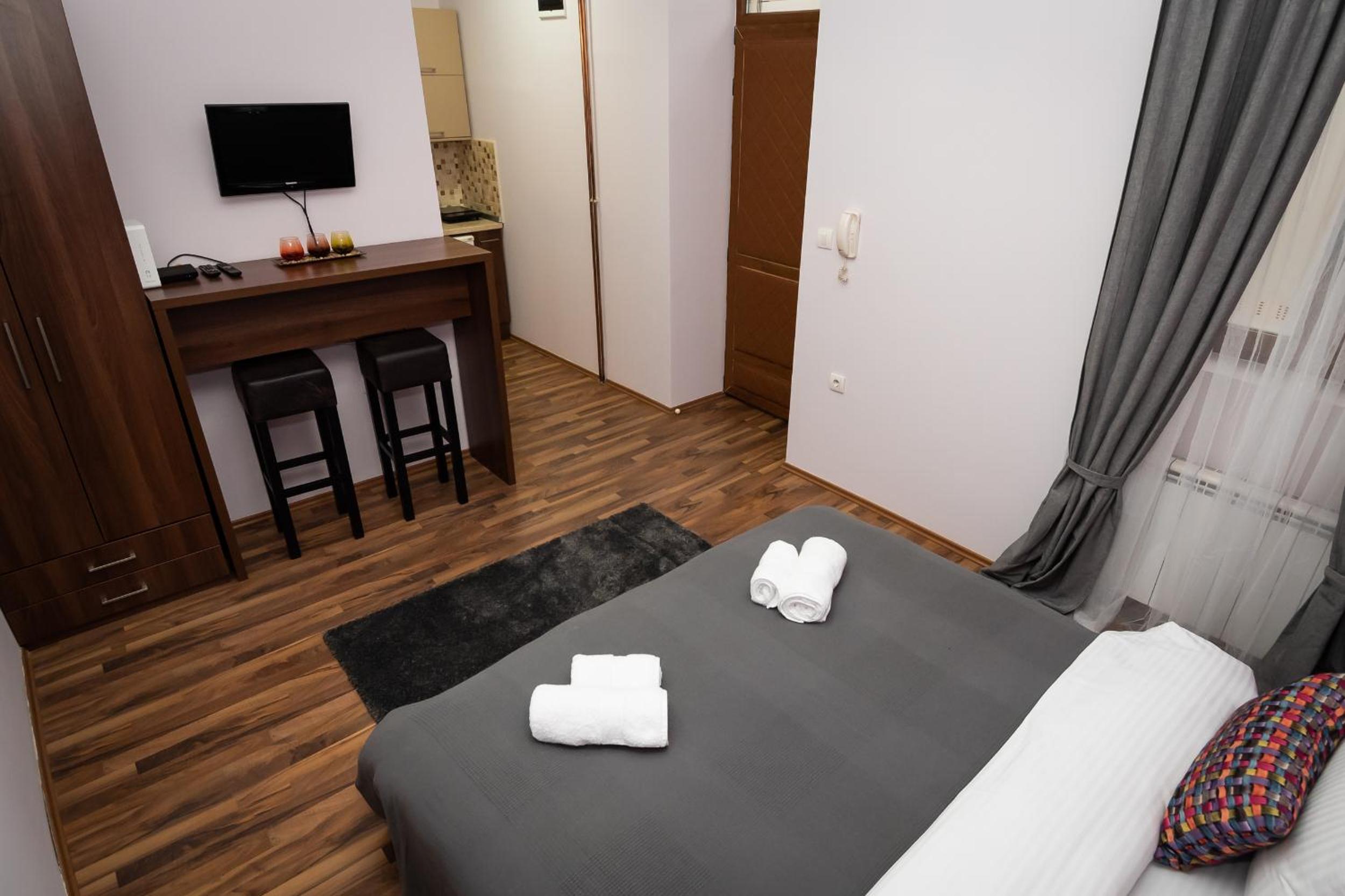 Jasha Apartments