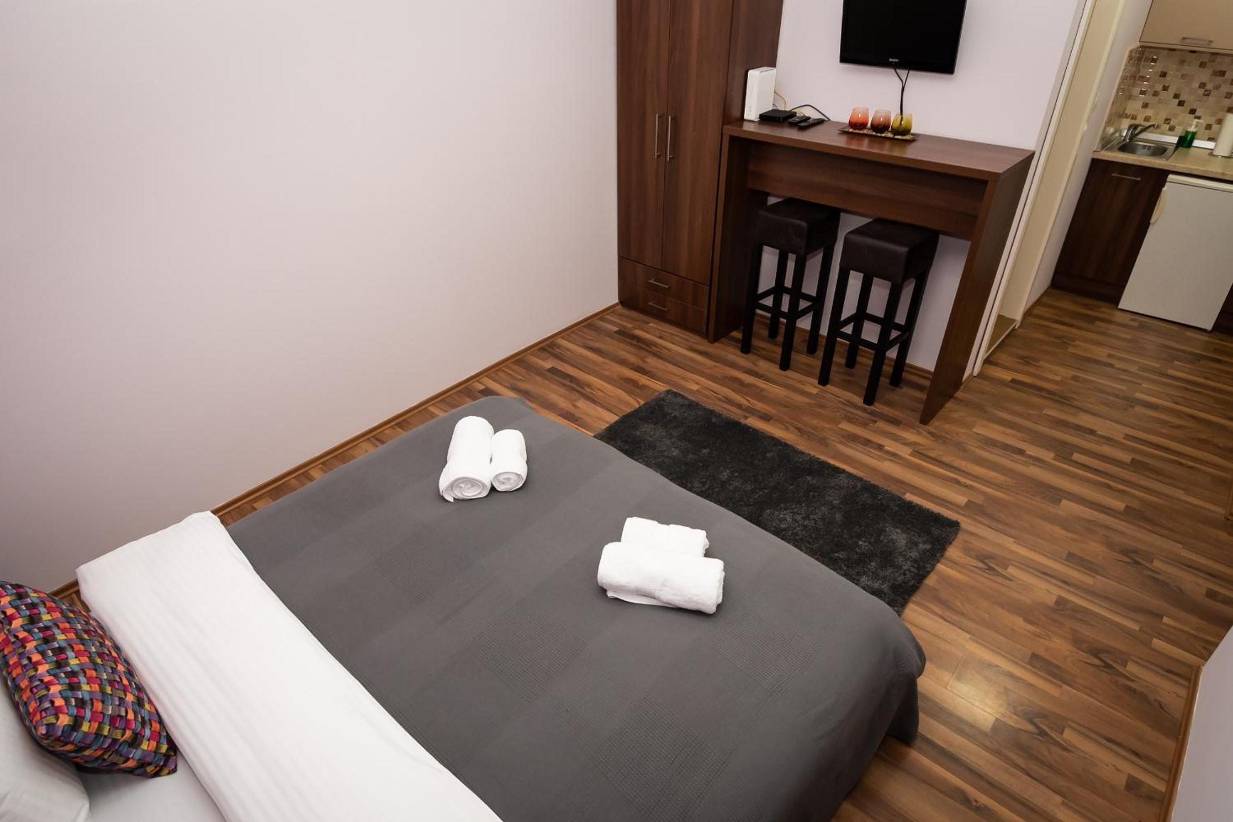 Jasha Apartments