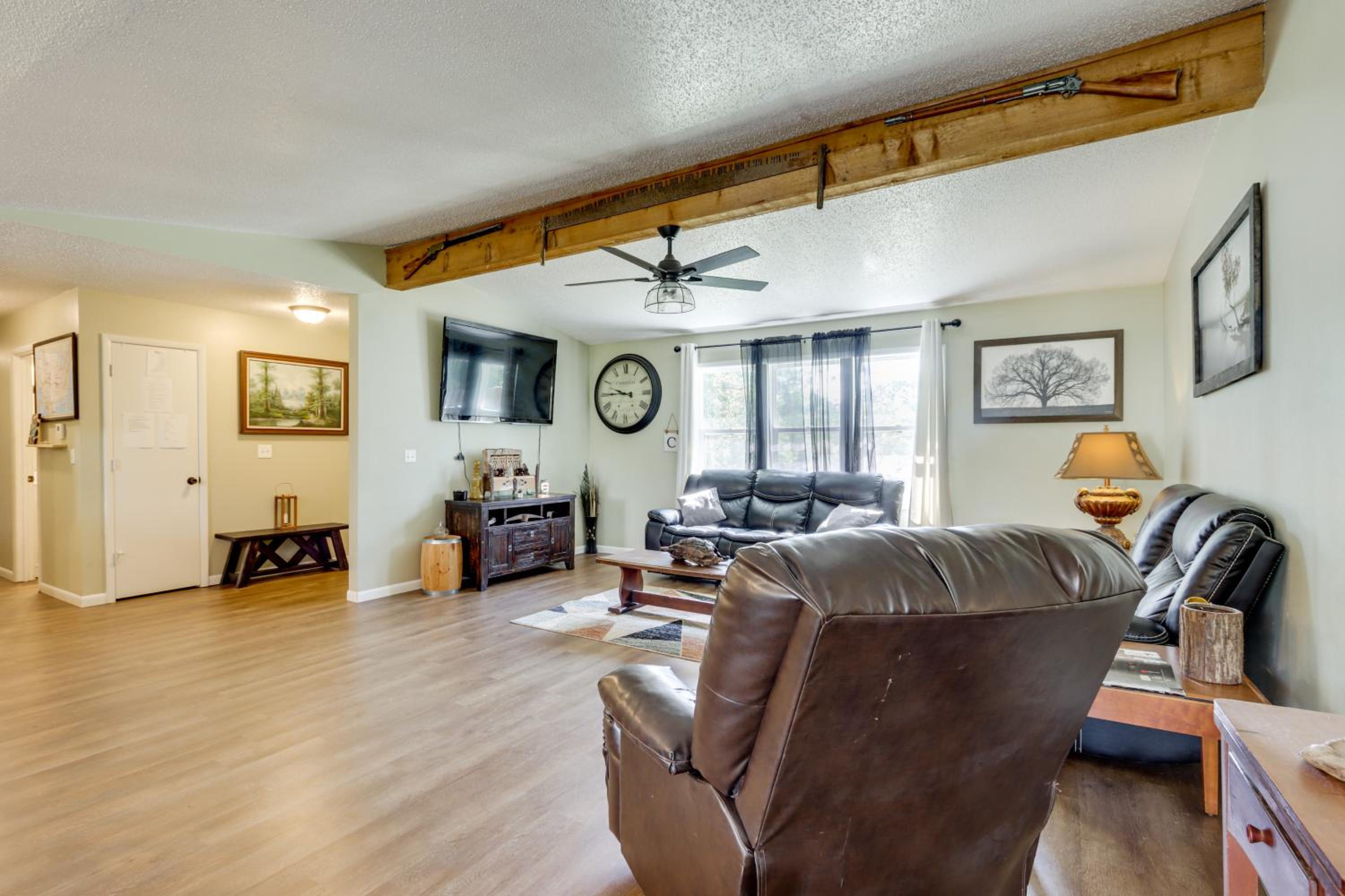 1 Mi to Shops and Cafes Updated Cassville Home!