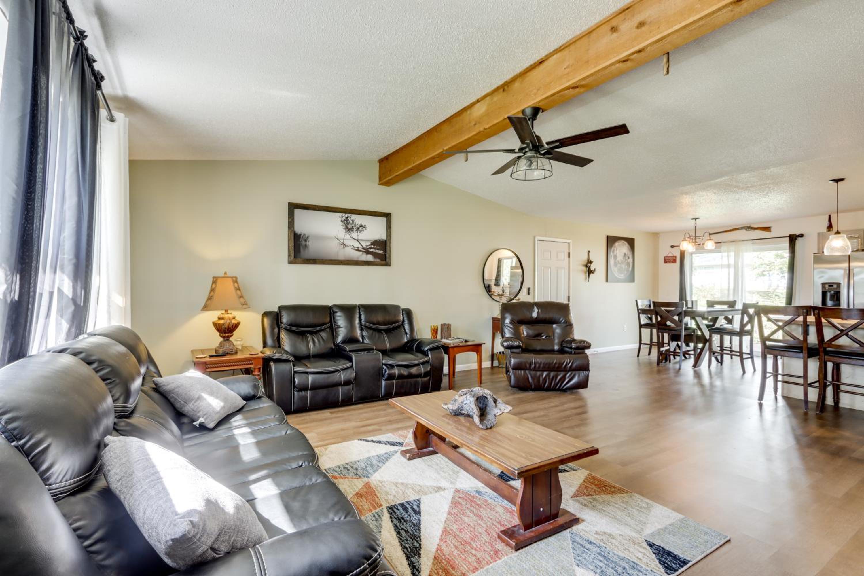 1 Mi to Shops and Cafes Updated Cassville Home!