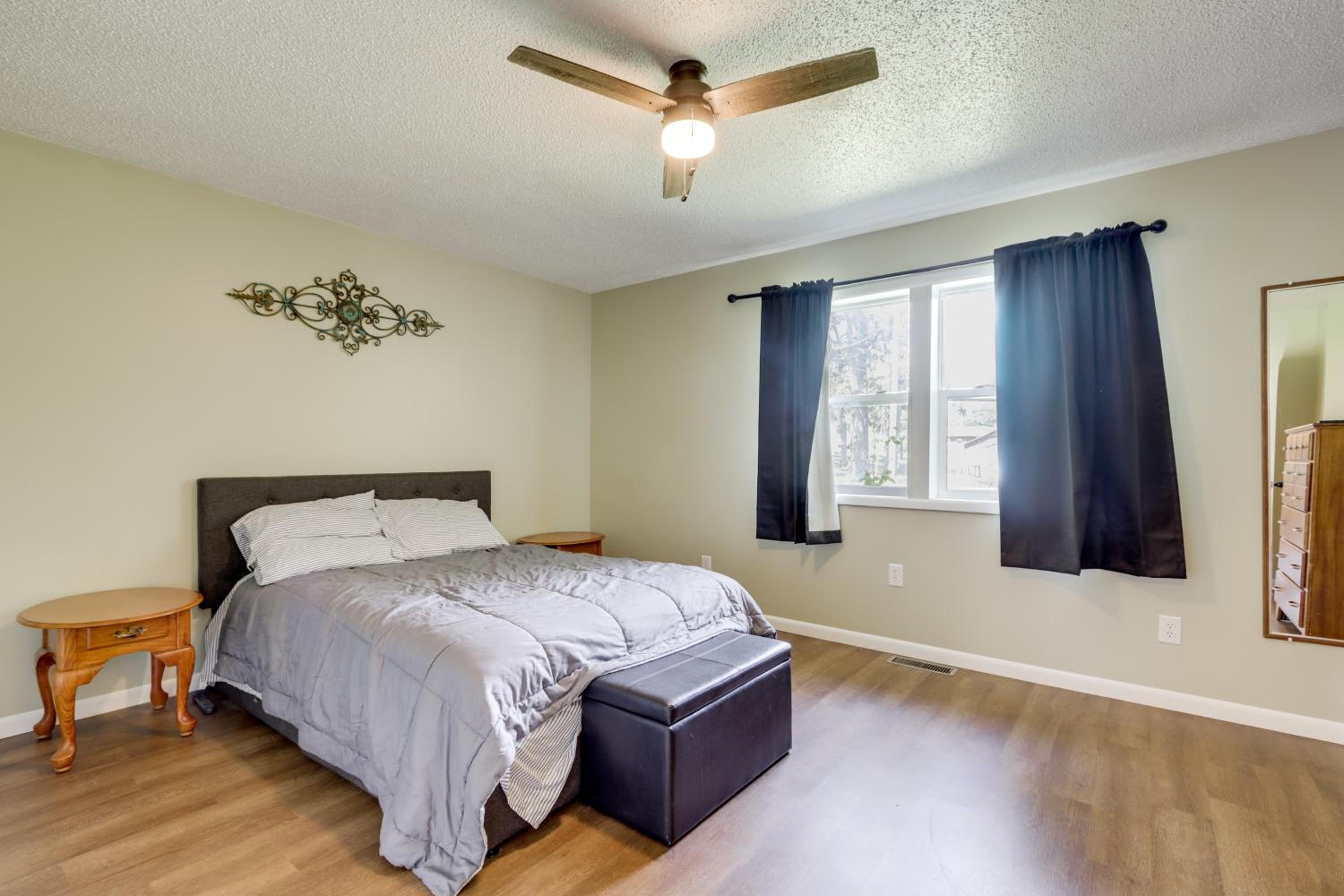 1 Mi to Shops and Cafes Updated Cassville Home!
