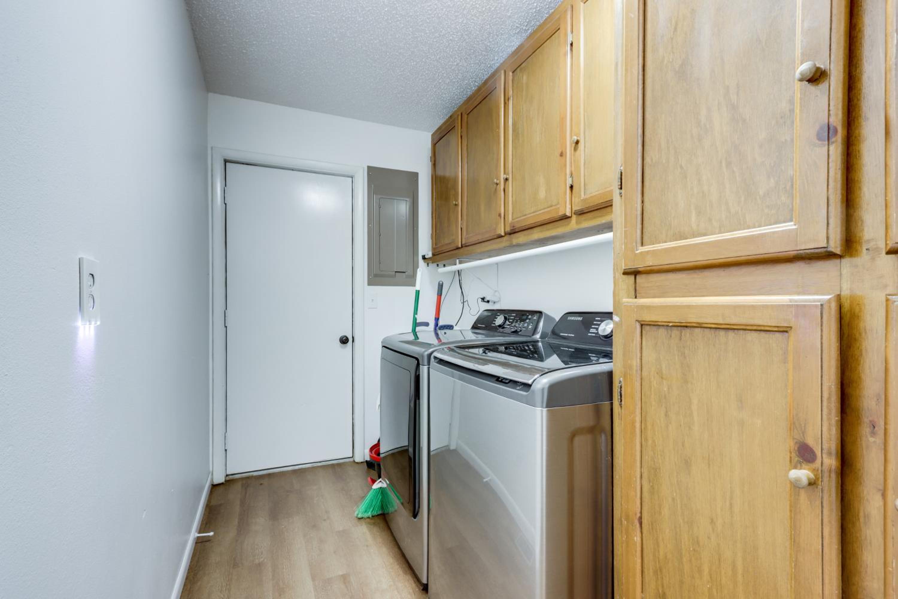 1 Mi to Shops and Cafes Updated Cassville Home!