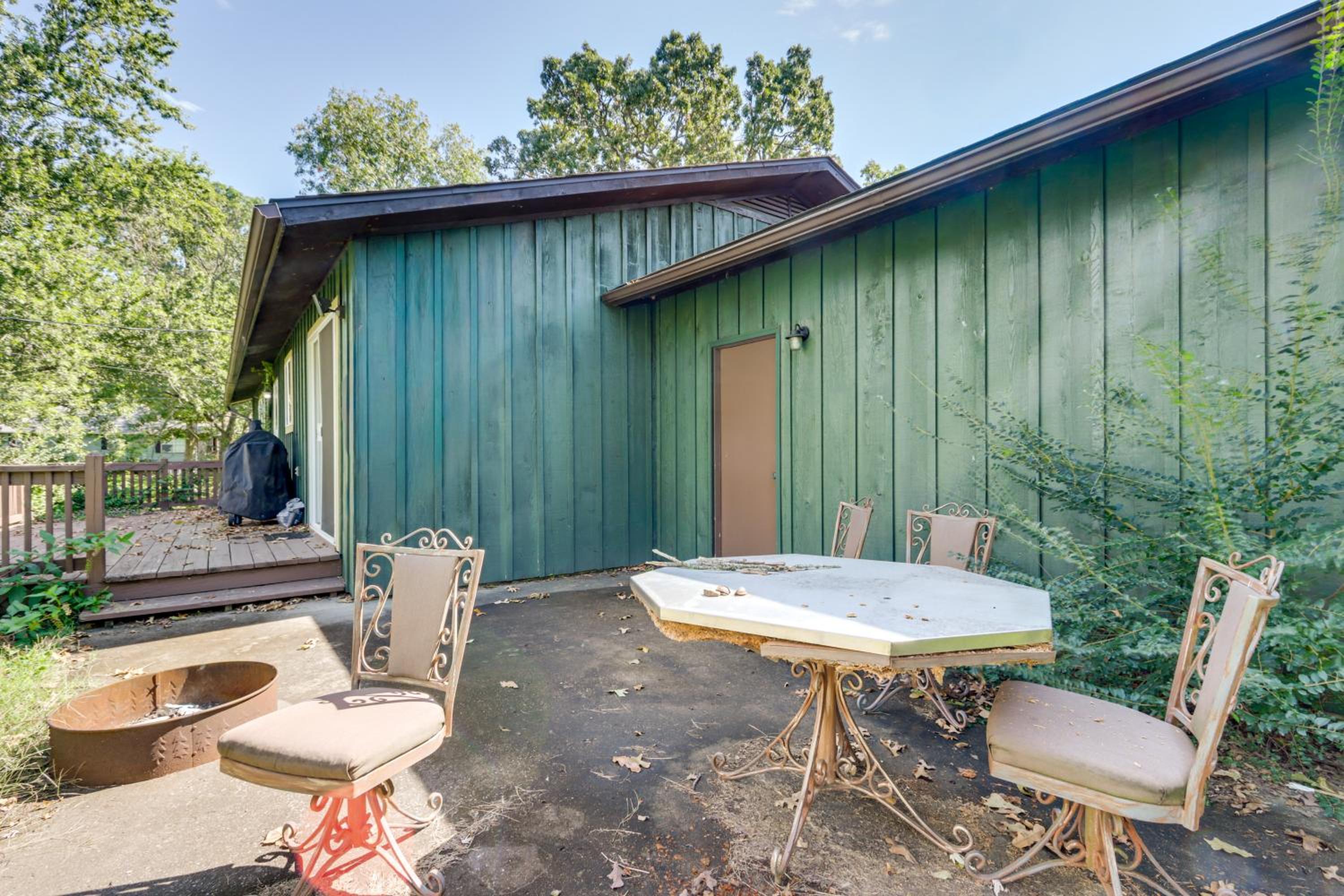 1 Mi to Shops and Cafes Updated Cassville Home!