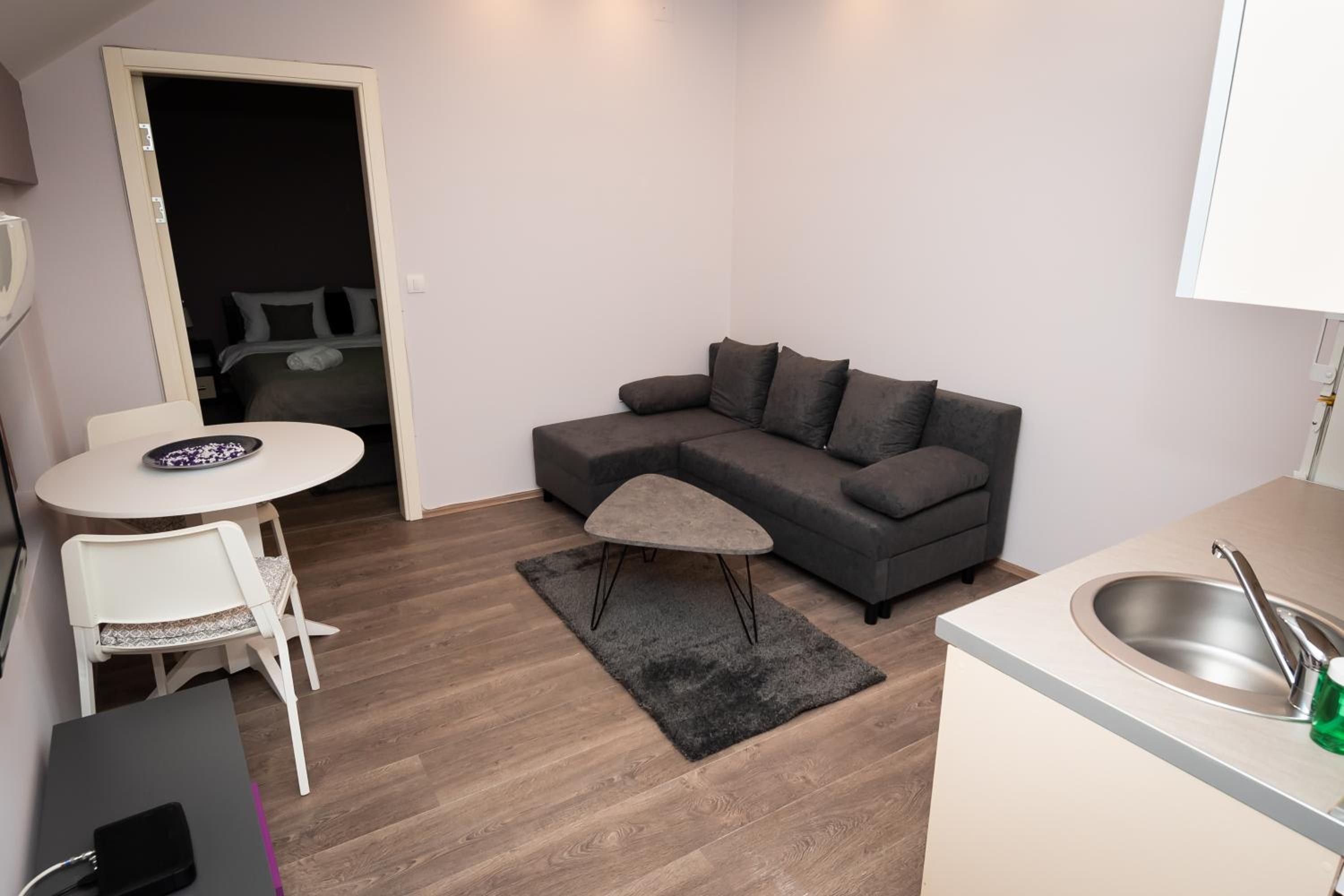 Jasha Apartments
