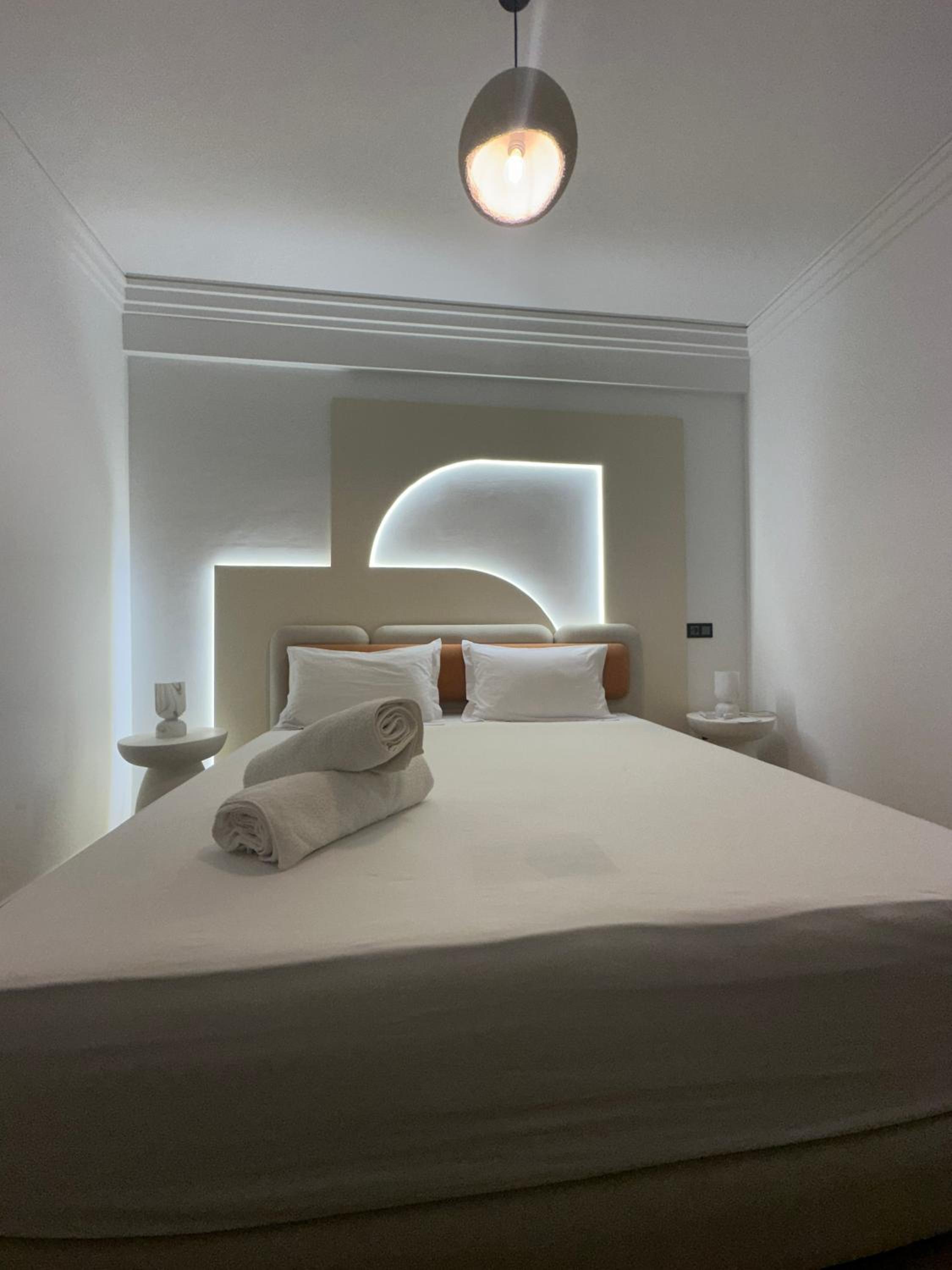 Gueliz Central Apartment with Pool and Parking
