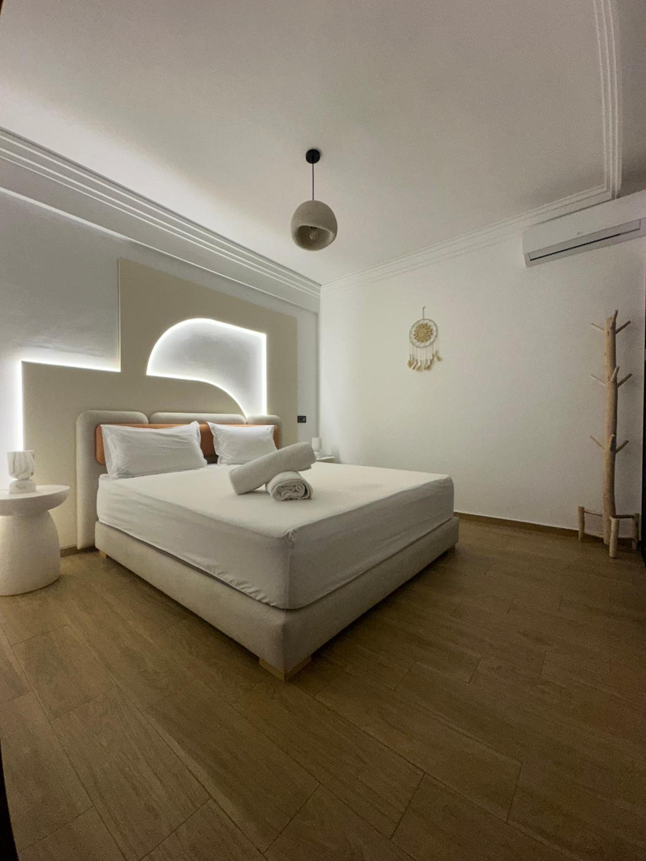 Gueliz Central Apartment with Pool and Parking