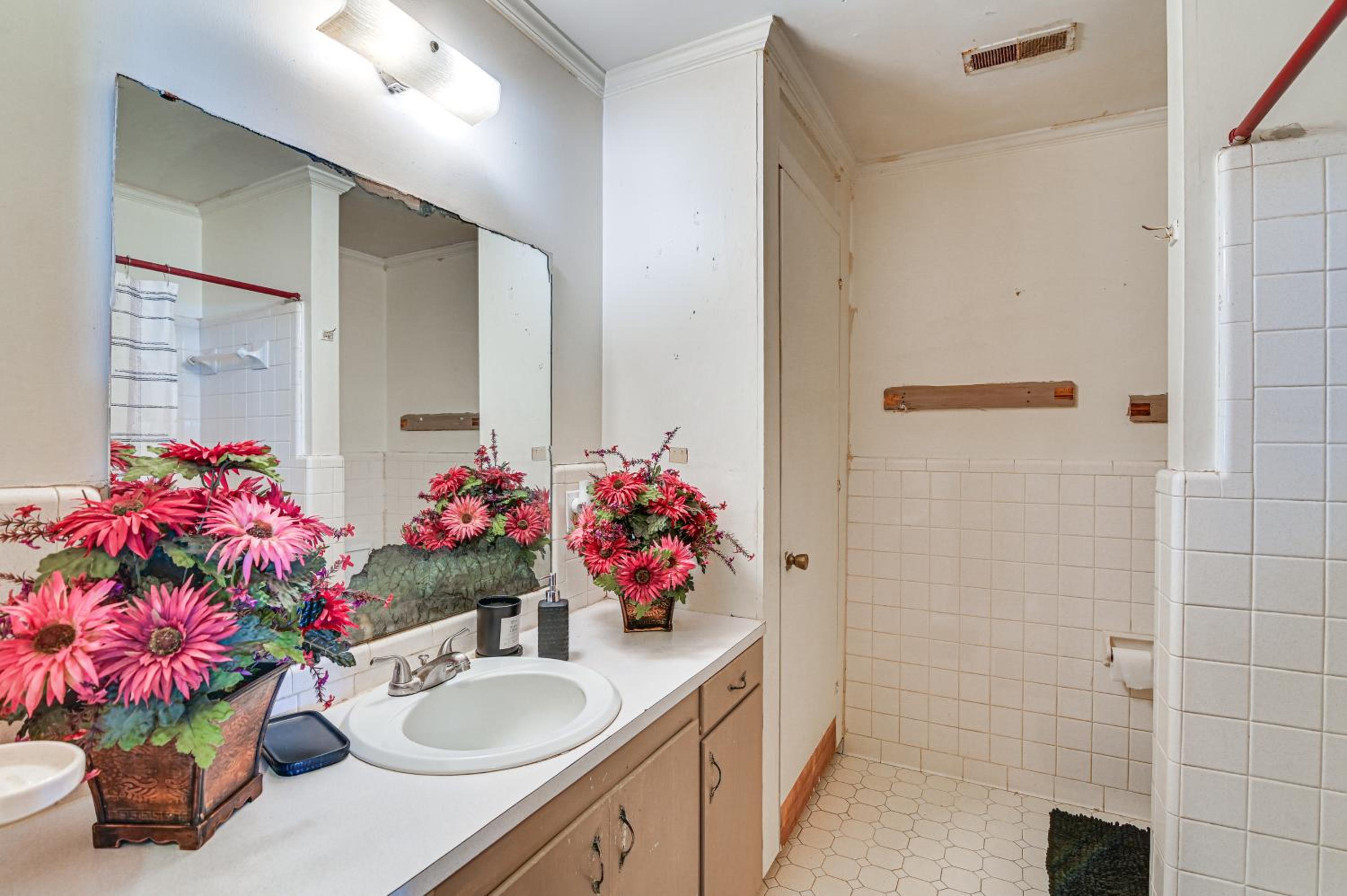 Pet-Friendly Eutaw Home Near Historic Square