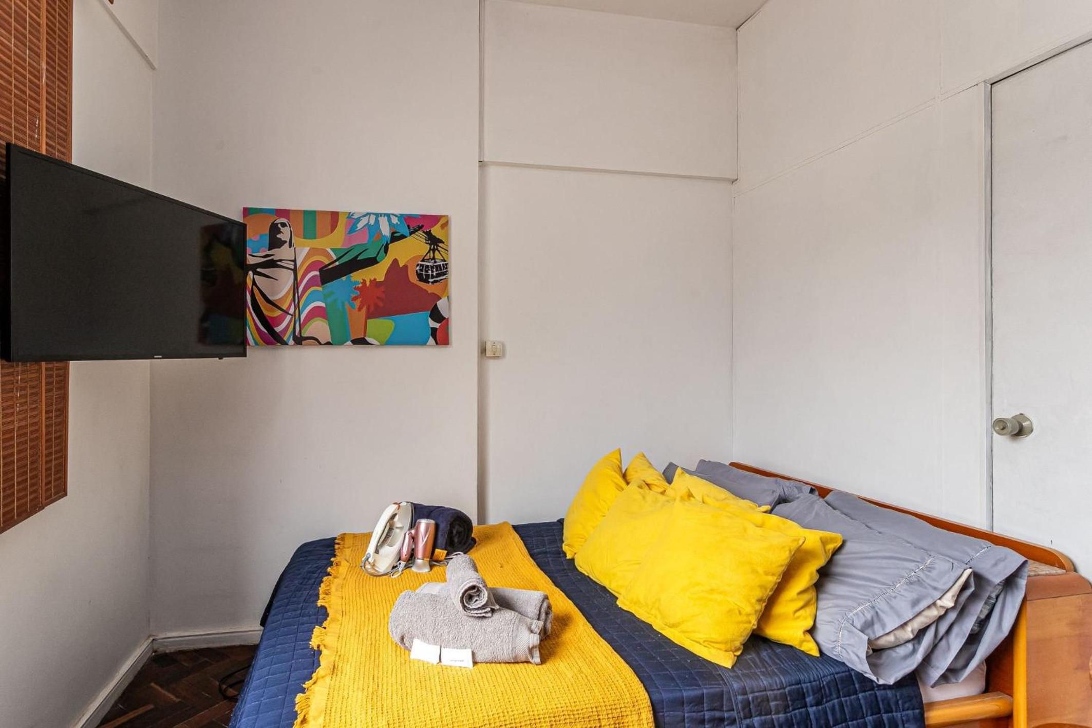 Copacabana: Beach, Cozy and Practical | 4 Guests