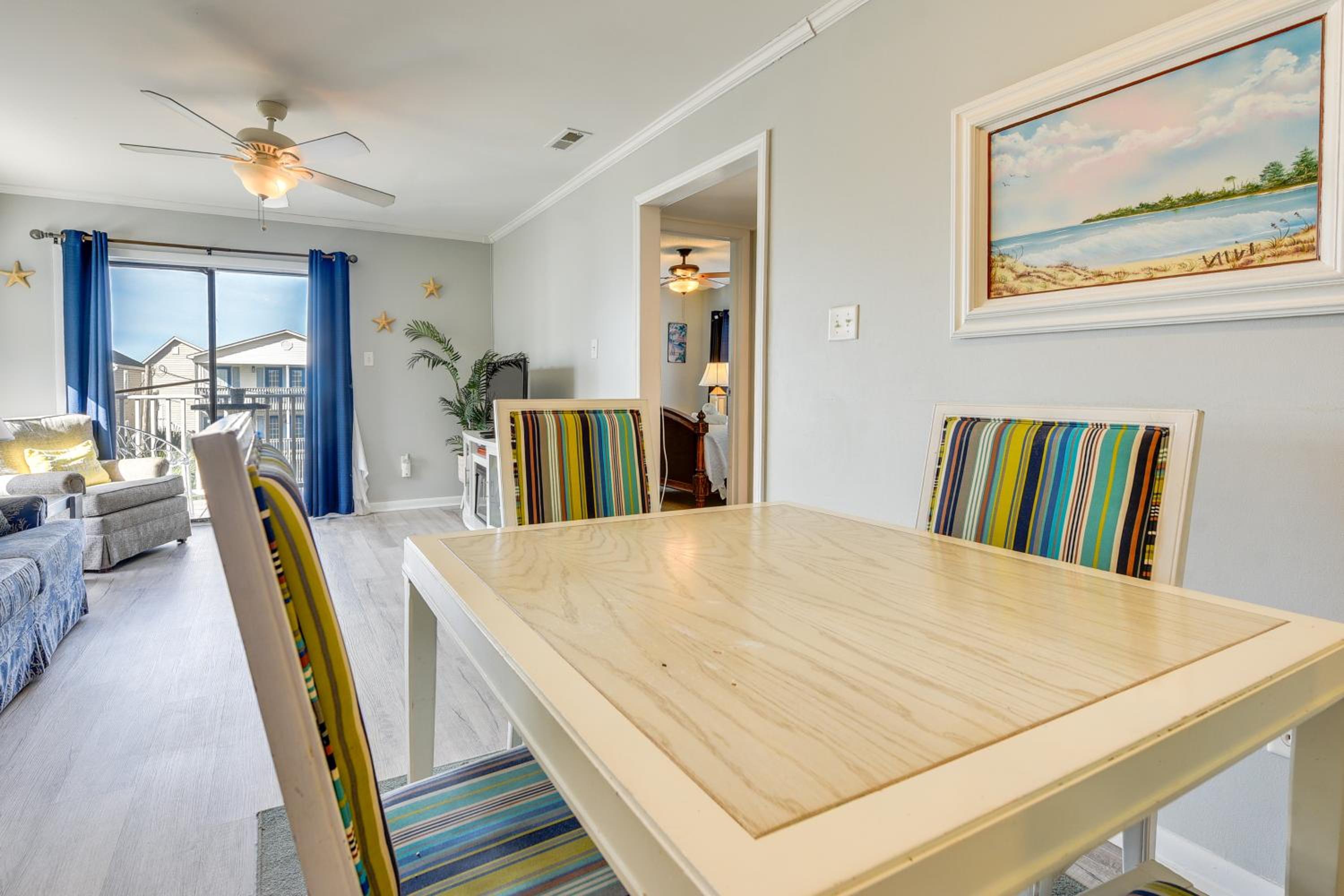 Steps to Sand and Pool! 3rd-Floor Myrtle Beach Condo