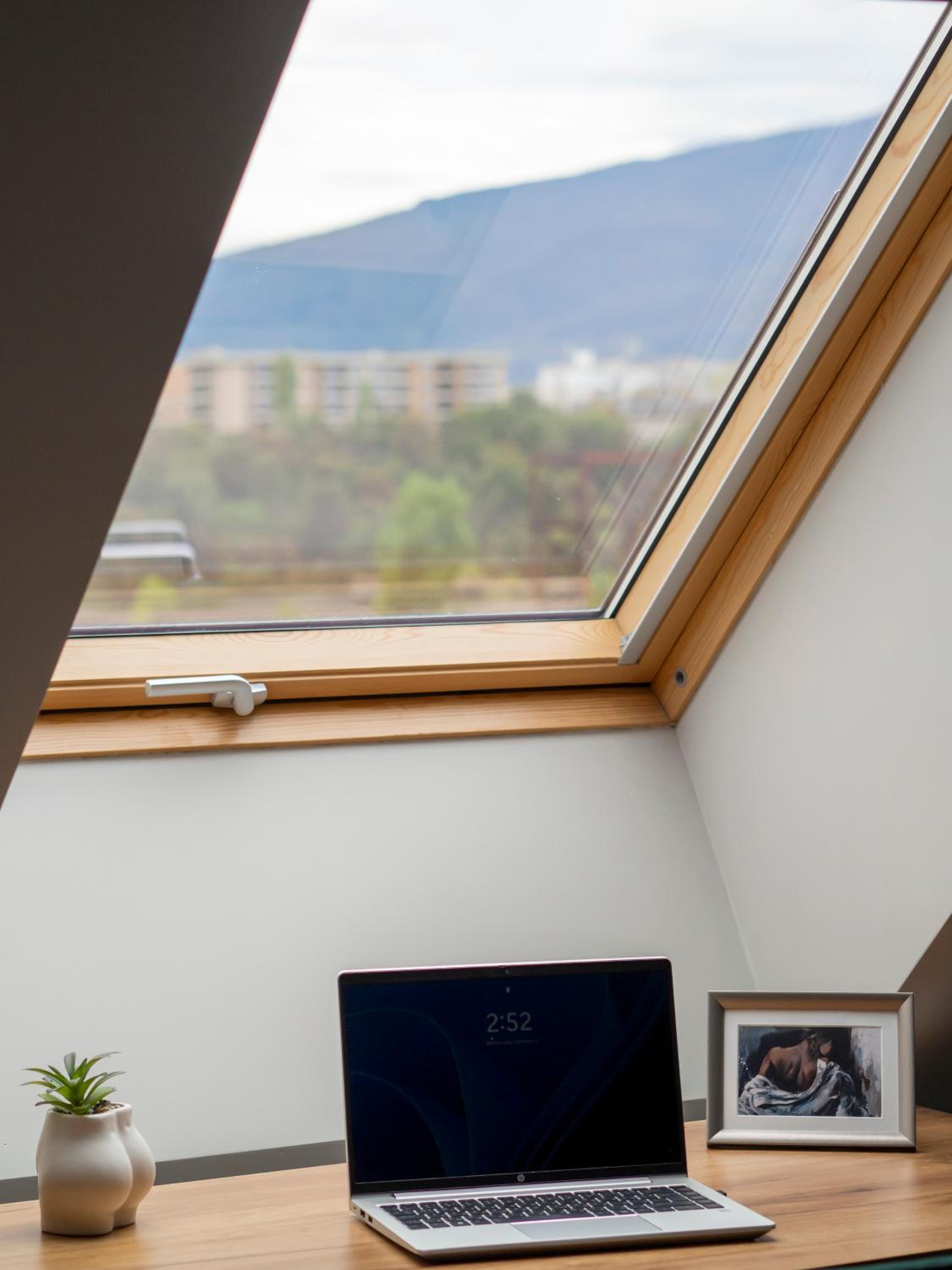 Modern Vitosha View Apartment with Free Parking