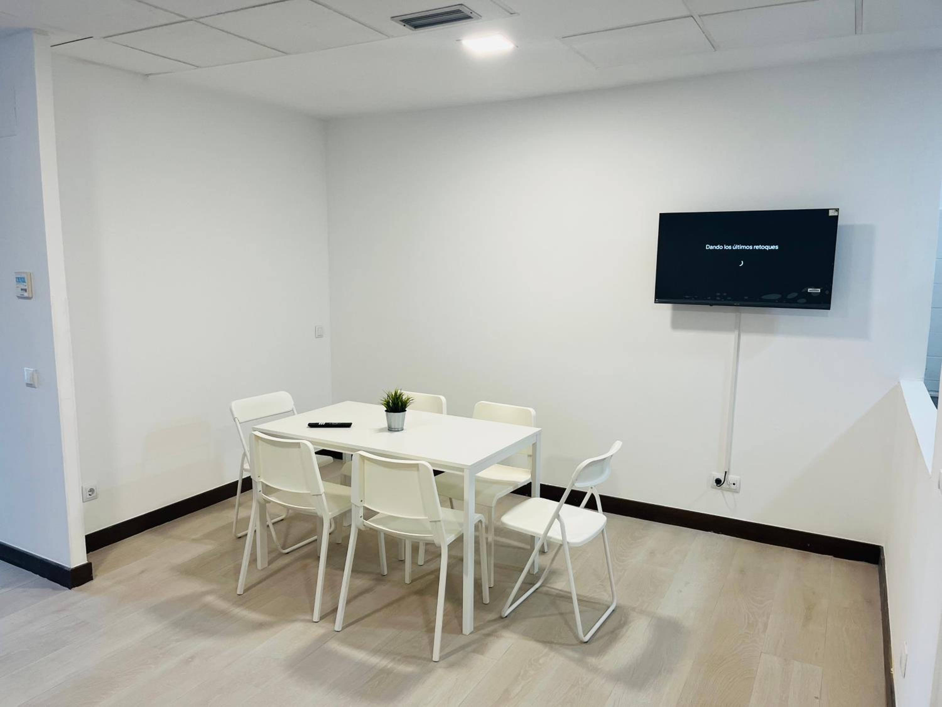 LUMINOSOS APARTAMENTOS POZUELO a 8 MINUTOS DE PALACIO REAL