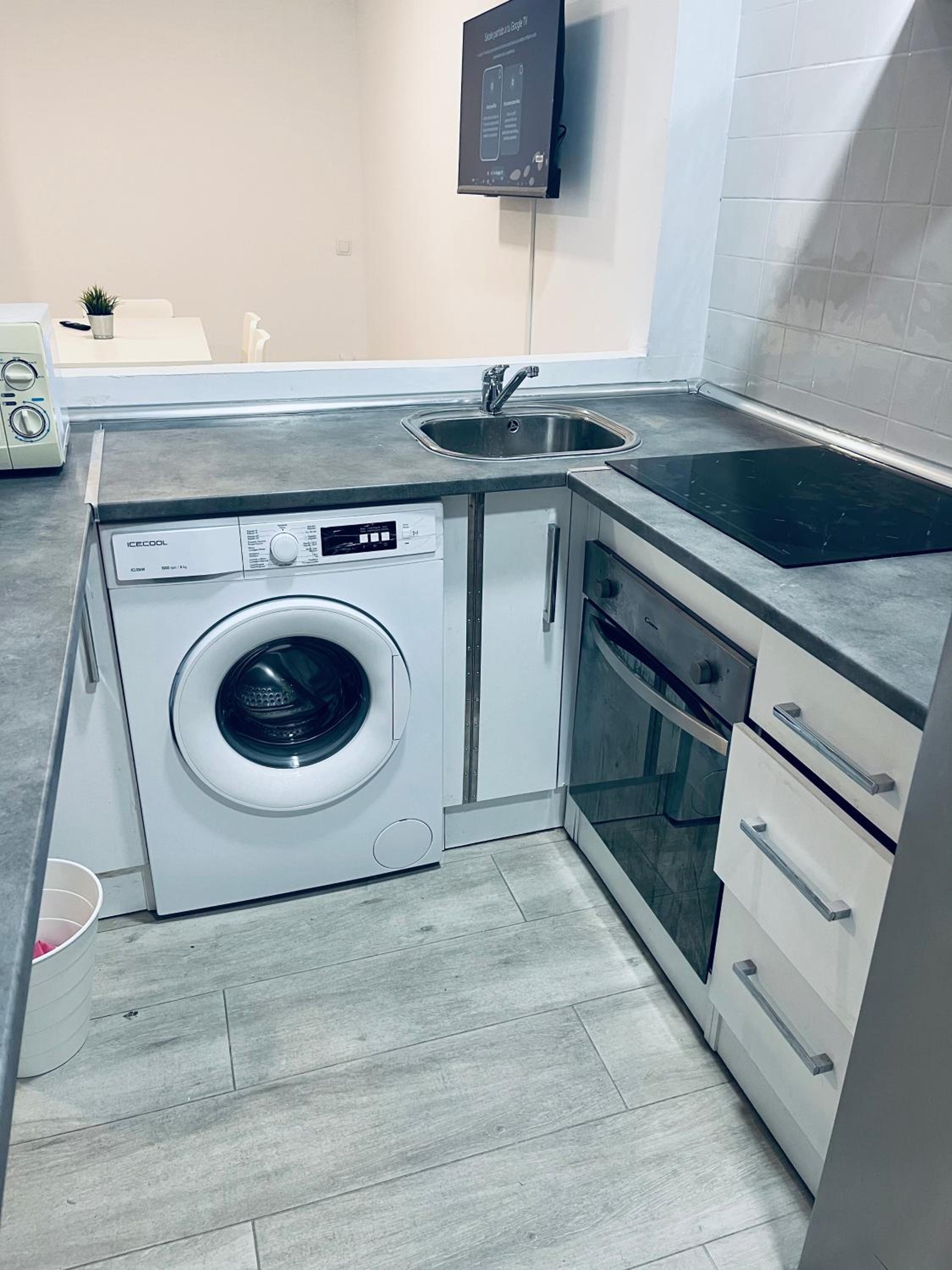 LUMINOSOS APARTAMENTOS POZUELO a 8 MINUTOS DE PALACIO REAL