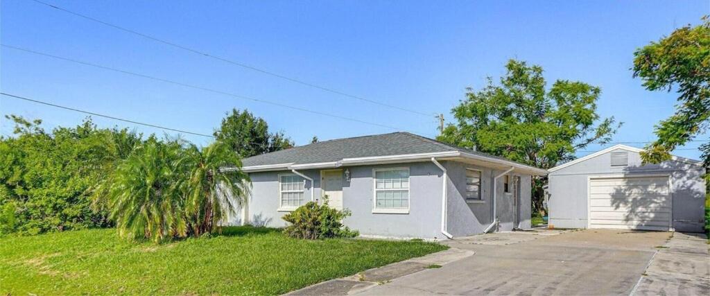 Entire home near the beach for your perfect vacay! Book it now