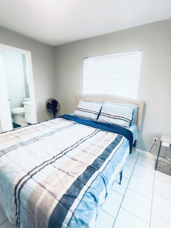 Entire home near the beach for your perfect vacay! Book it now